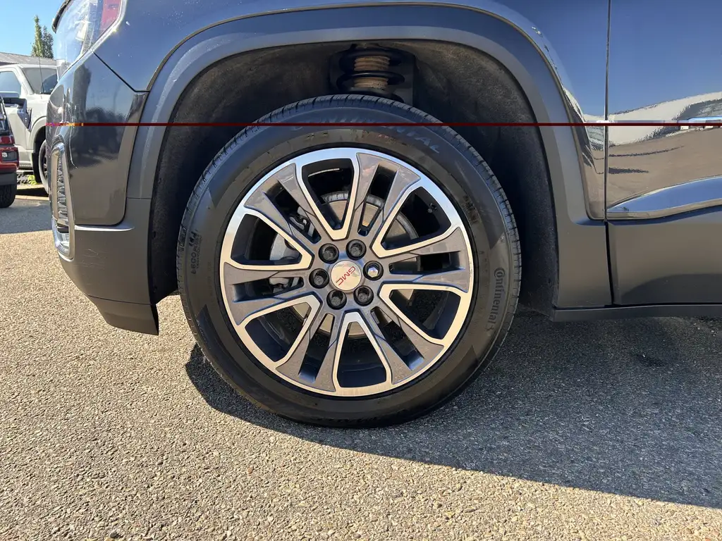 2020 GMC Acadia AT4 — photo 3