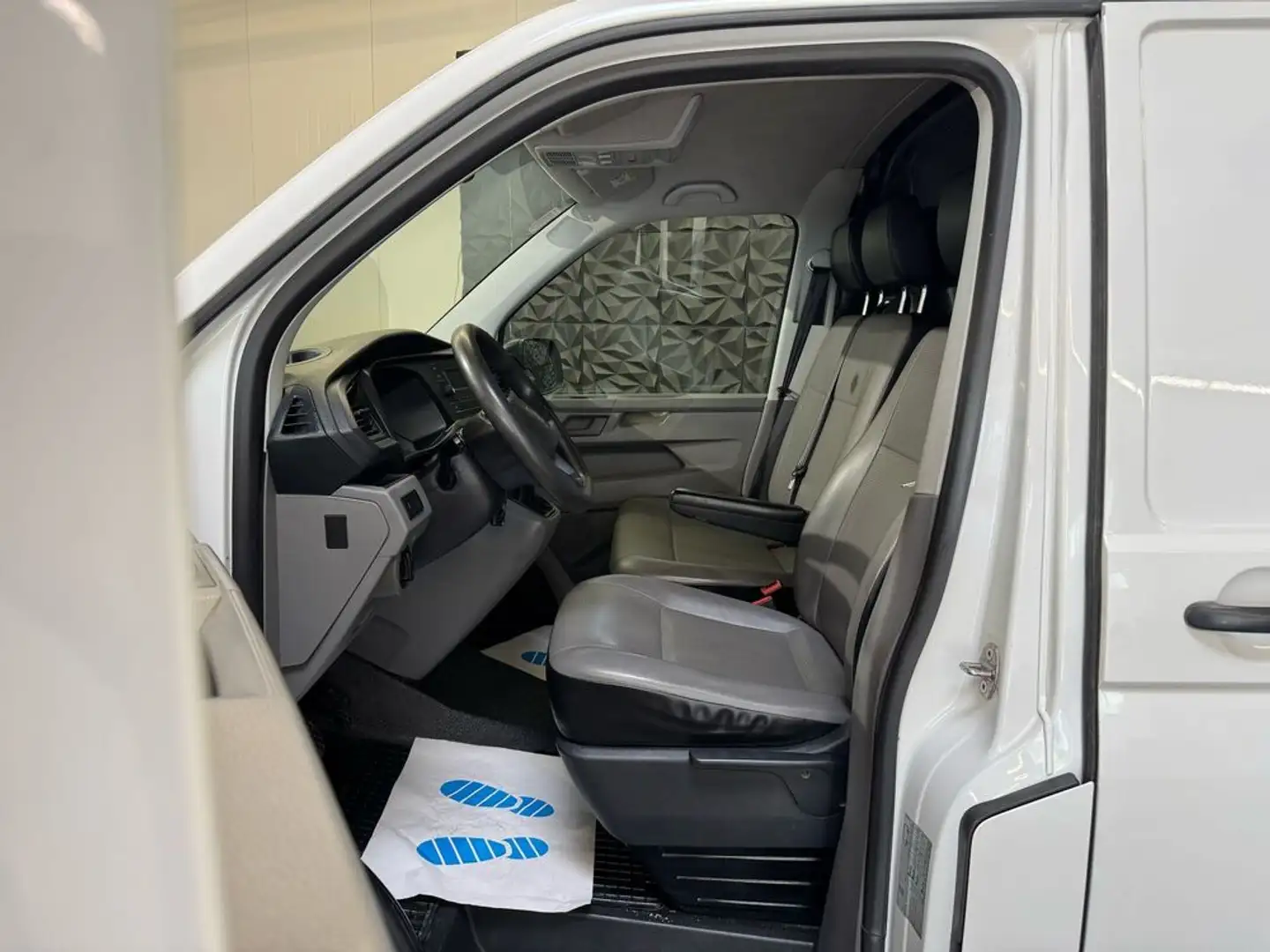 Volkswagen T6 Transporter Kasten 2.0 TDI Normaldach lang FWD Bílá - 2