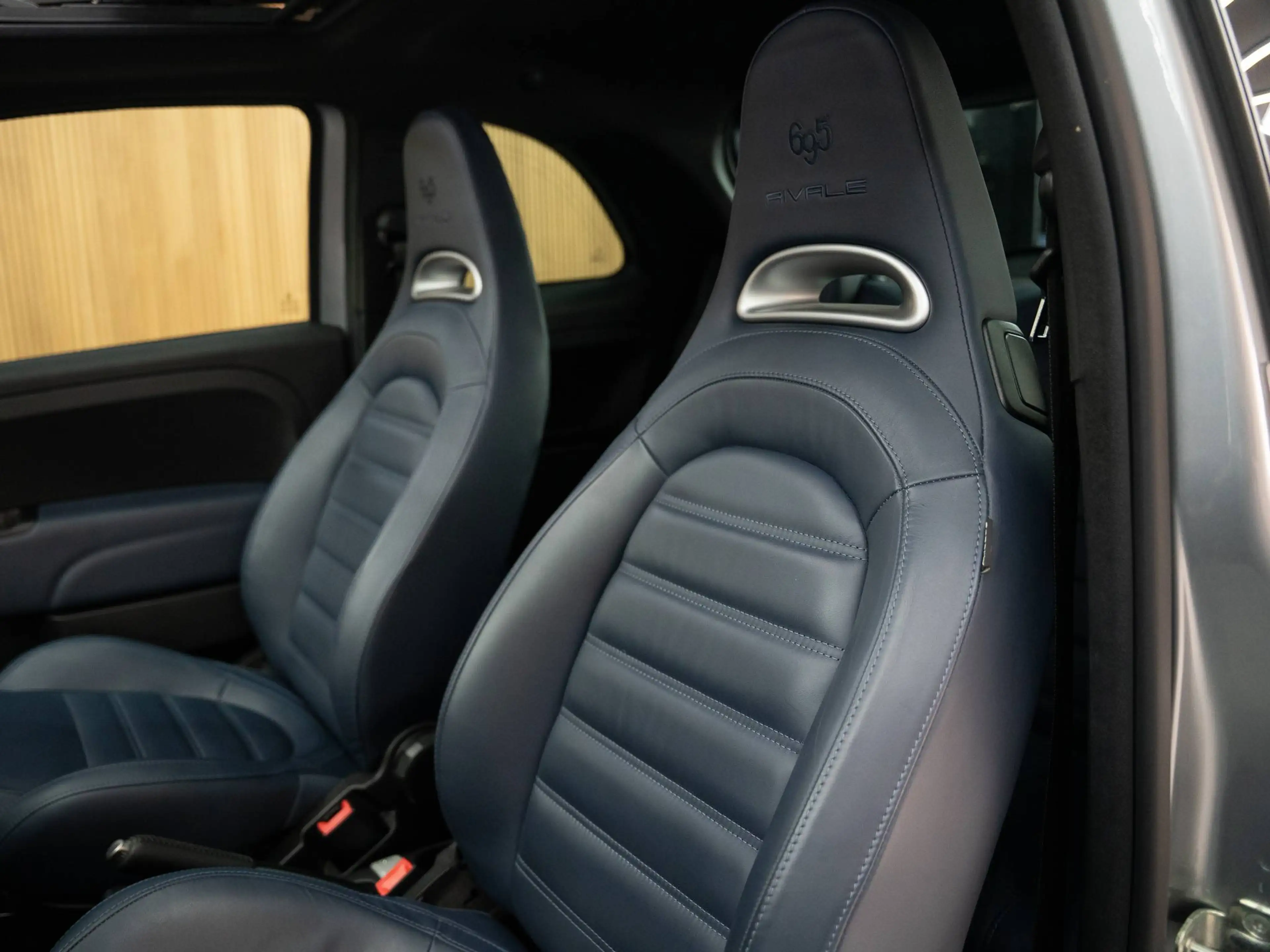 Abarth 695 Rivale | Pano | Coating | CarPlay | Wood Inlay | Akrapovic — photo 13