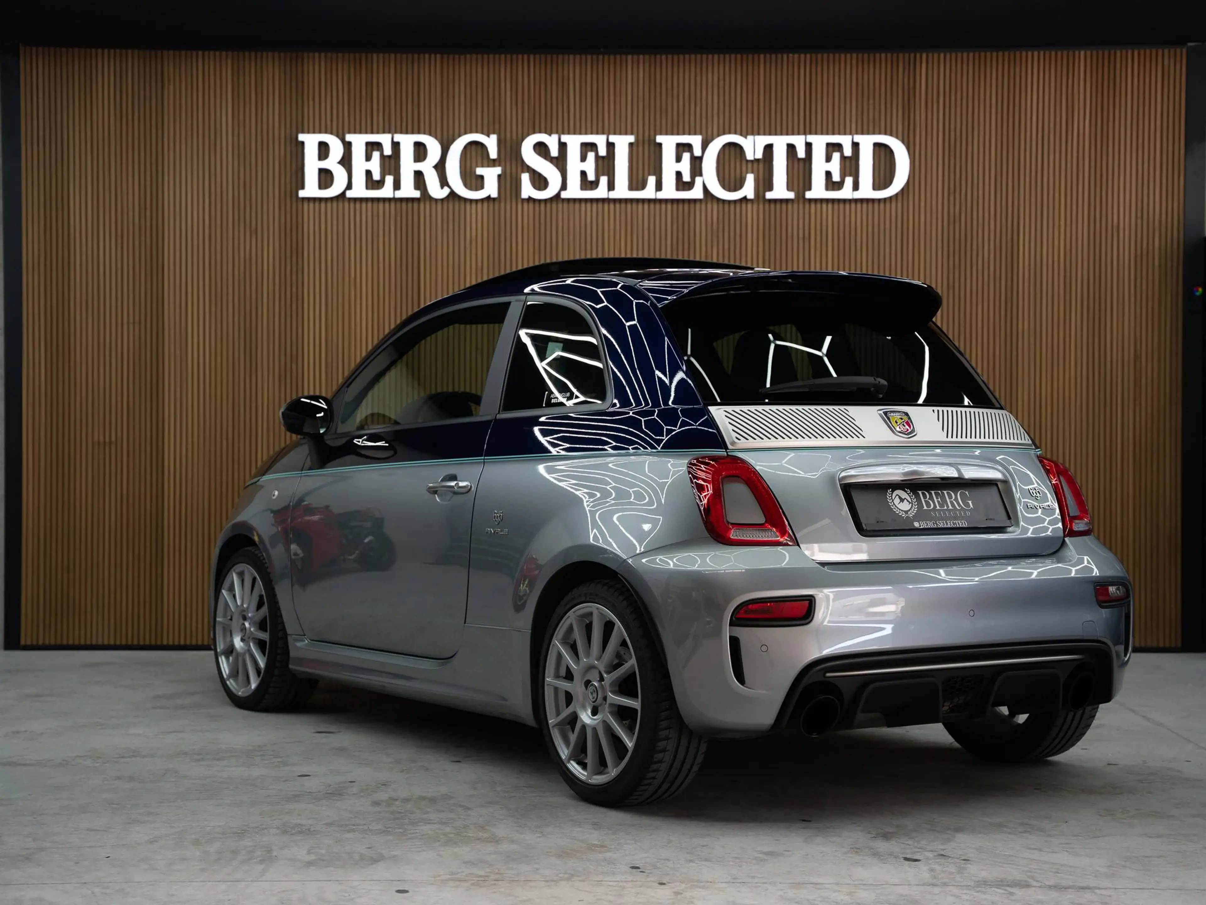 Abarth 695 Rivale | Pano | Coating | CarPlay | Wood Inlay | Akrapovic — photo 3