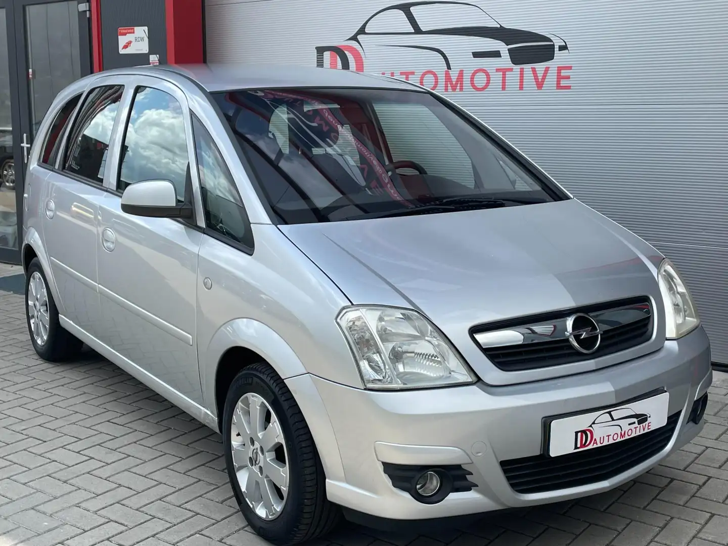 Opel Meriva 1.6-16V Cosmo CLIMA/ELEKPAKKET/RIJDT SUPER !! Grijs - 2