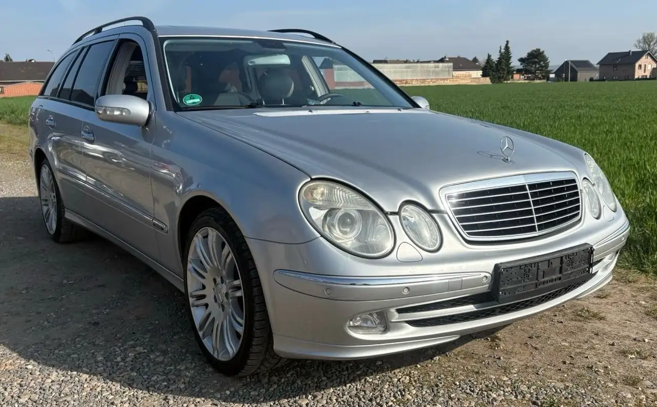 Mercedes-Benz E 240