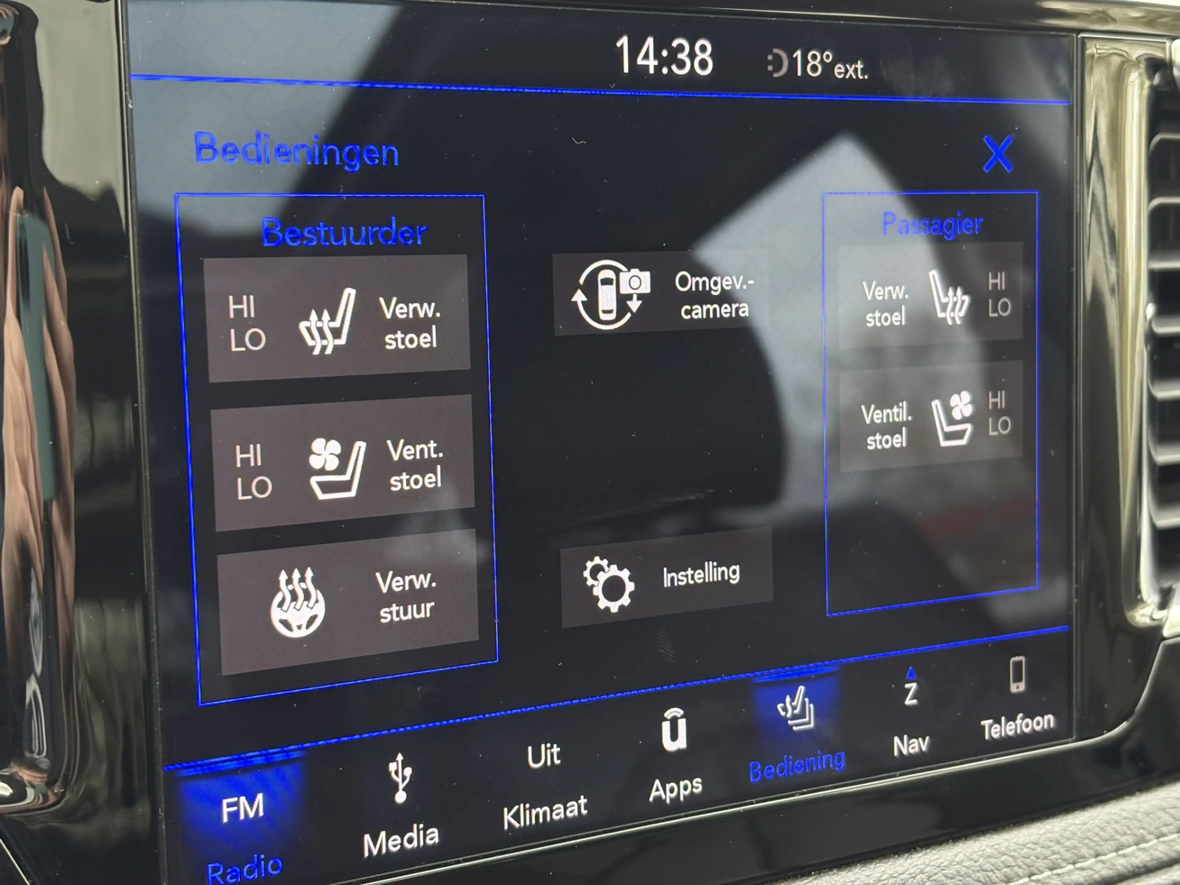 Chrysler Pacifica 3.6 V6 Hybrid Limited — photo 12