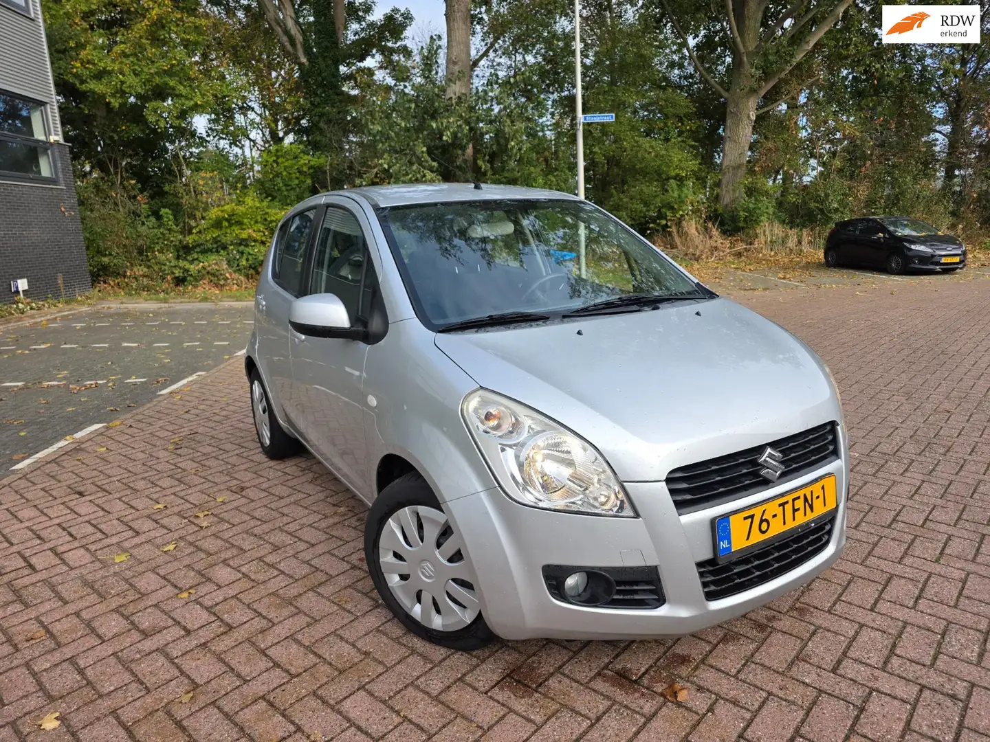 Suzuki Splash 1.0 VVT Comfort AIRCO NEW APK DEALER onderhouden Gris - 1