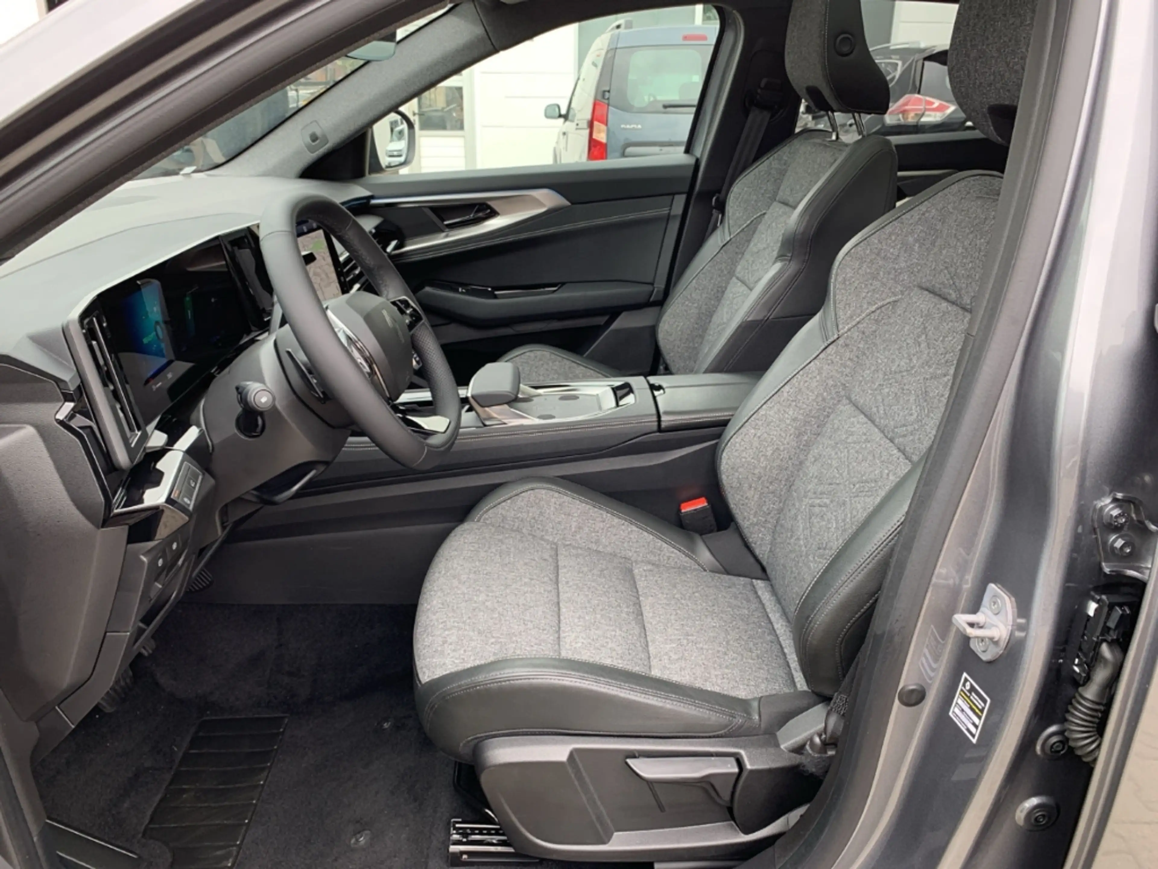 Renault Rafale TECHNO 200 Full Hybrid Techno LED+TEMP+KAM.+SHZ — photo 9