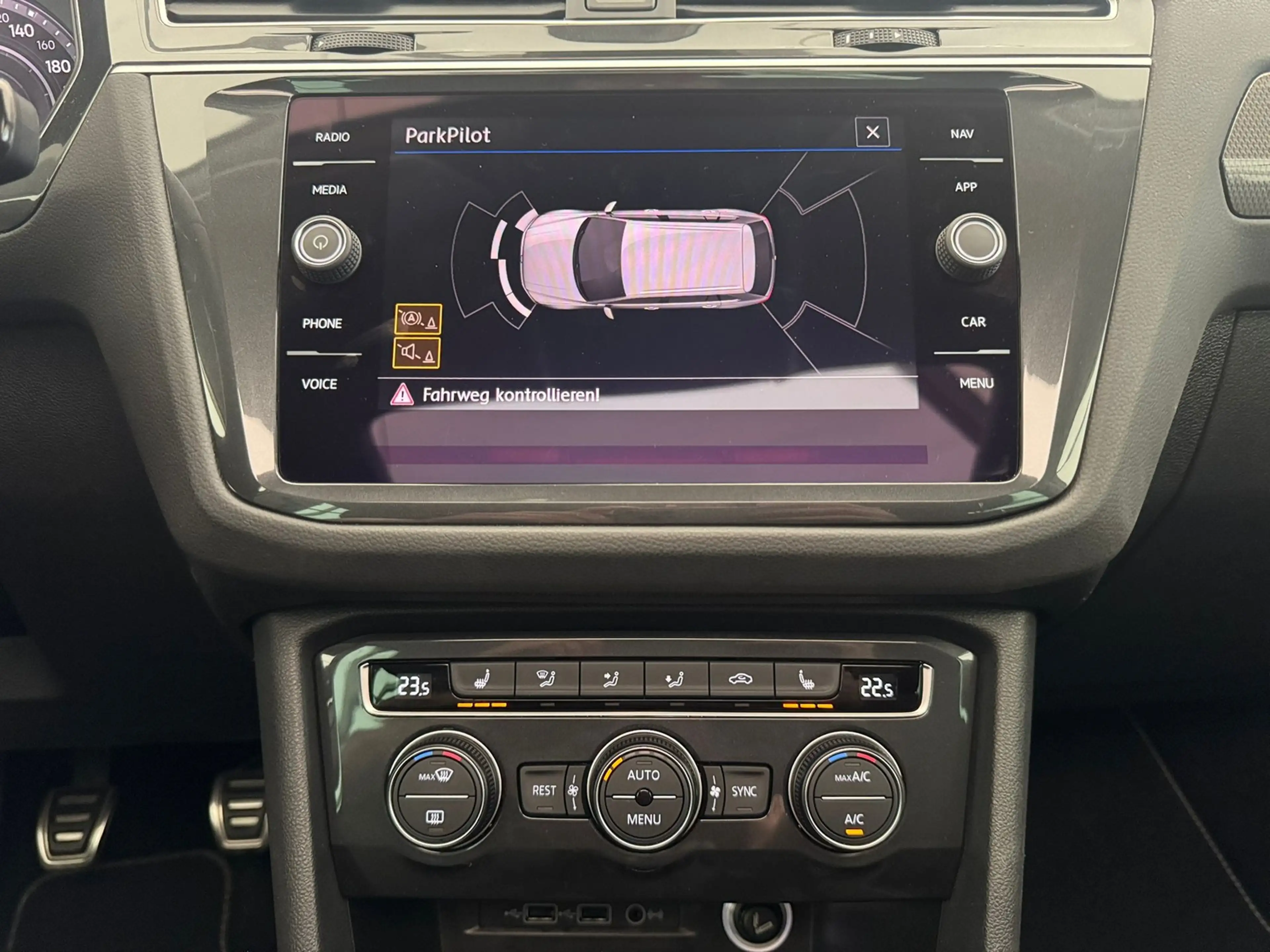 Volkswagen Tiguan Join 1.4TSI+AHK+PANO+HUD+APP+SIDE+SHZ-HINTEN — photo 4