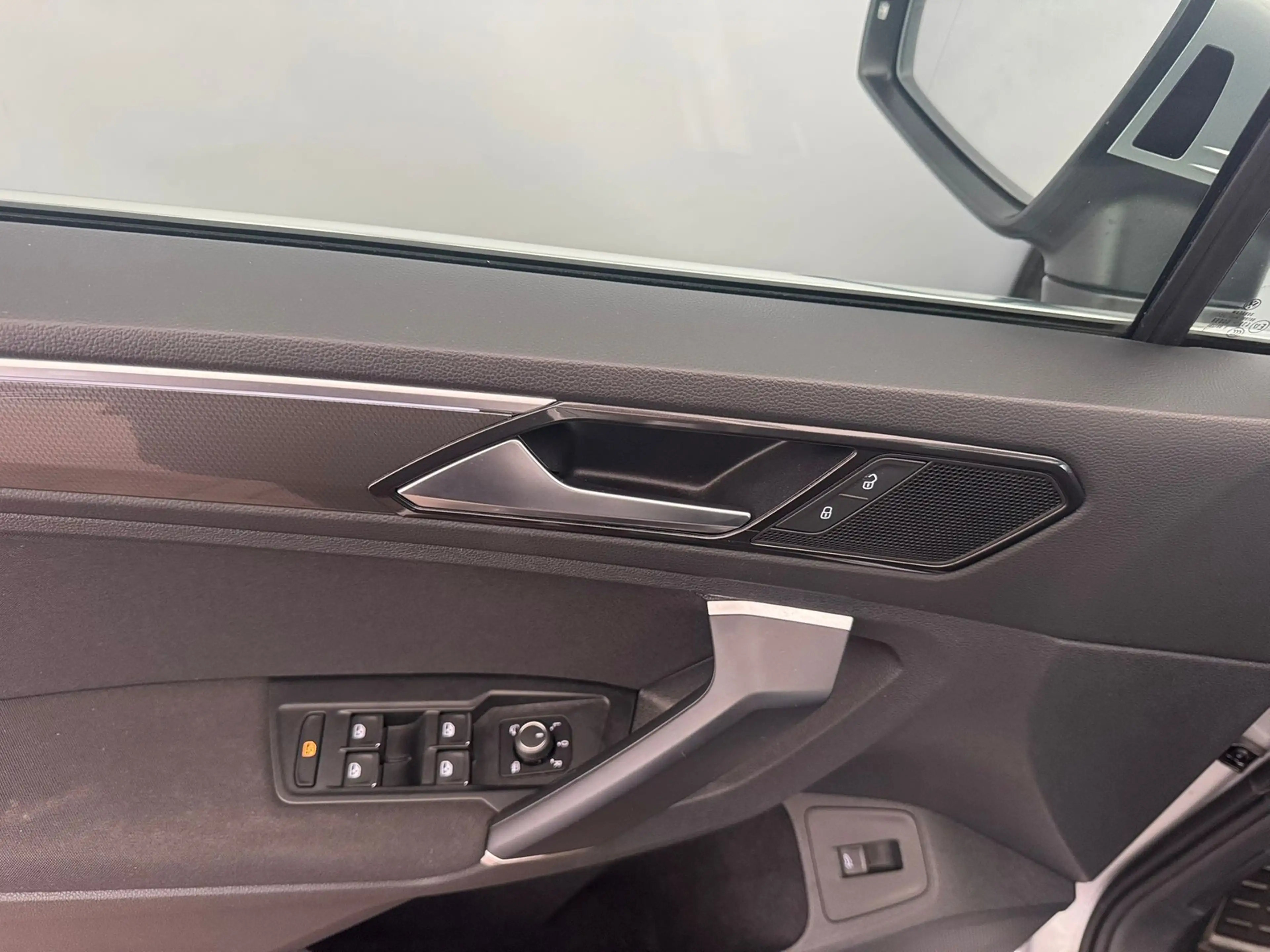 Volkswagen Tiguan Join 1.4TSI+AHK+PANO+HUD+APP+SIDE+SHZ-HINTEN — photo 10