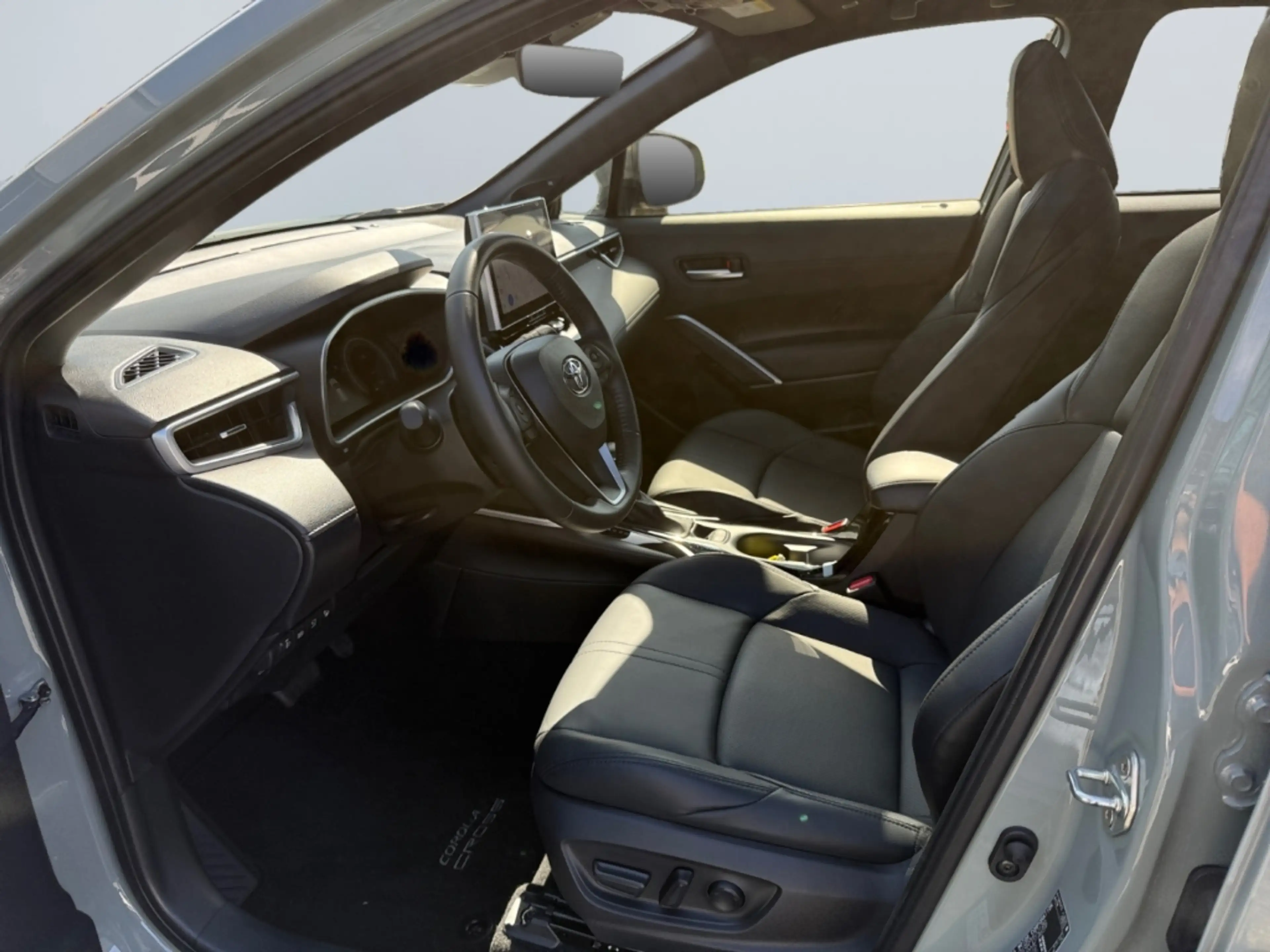 Toyota Corolla Cross 2.0 Hybrid AWD Lounge *Pano*360*JBL* — photo 9