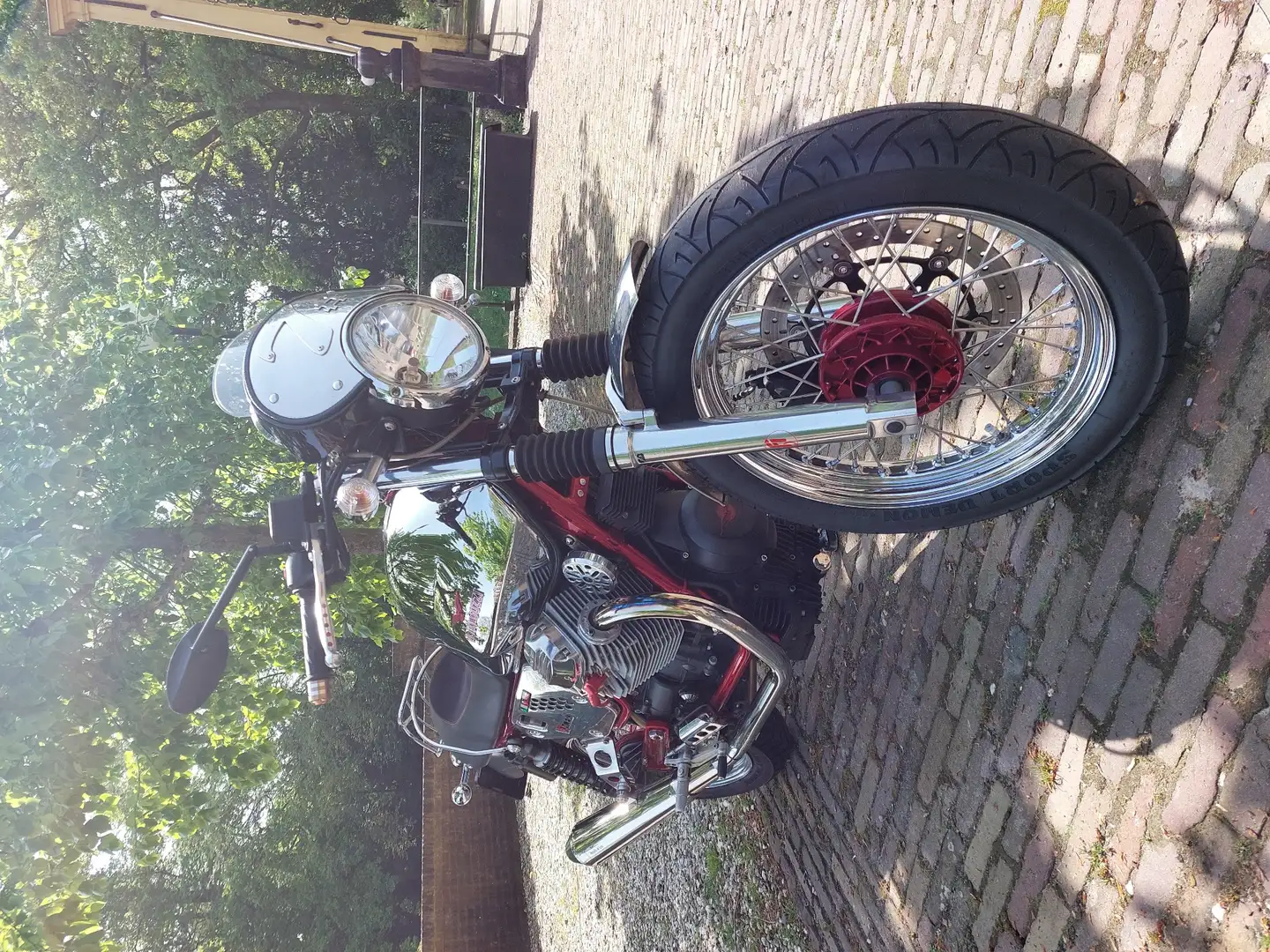 Moto Guzzi V 7 Racer 557/1000 Argintiu - 2