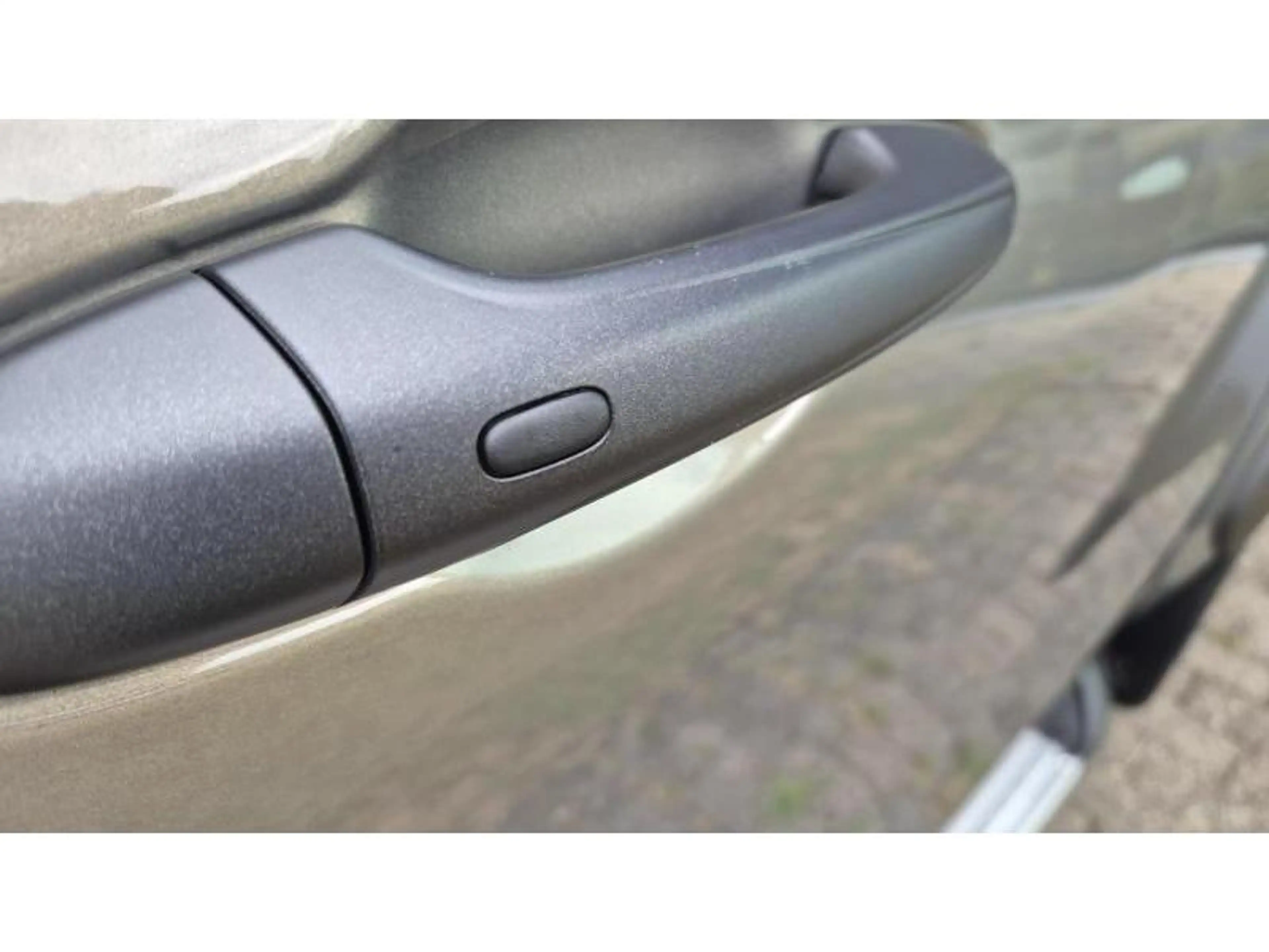 Toyota Hilux Invincible — photo 9