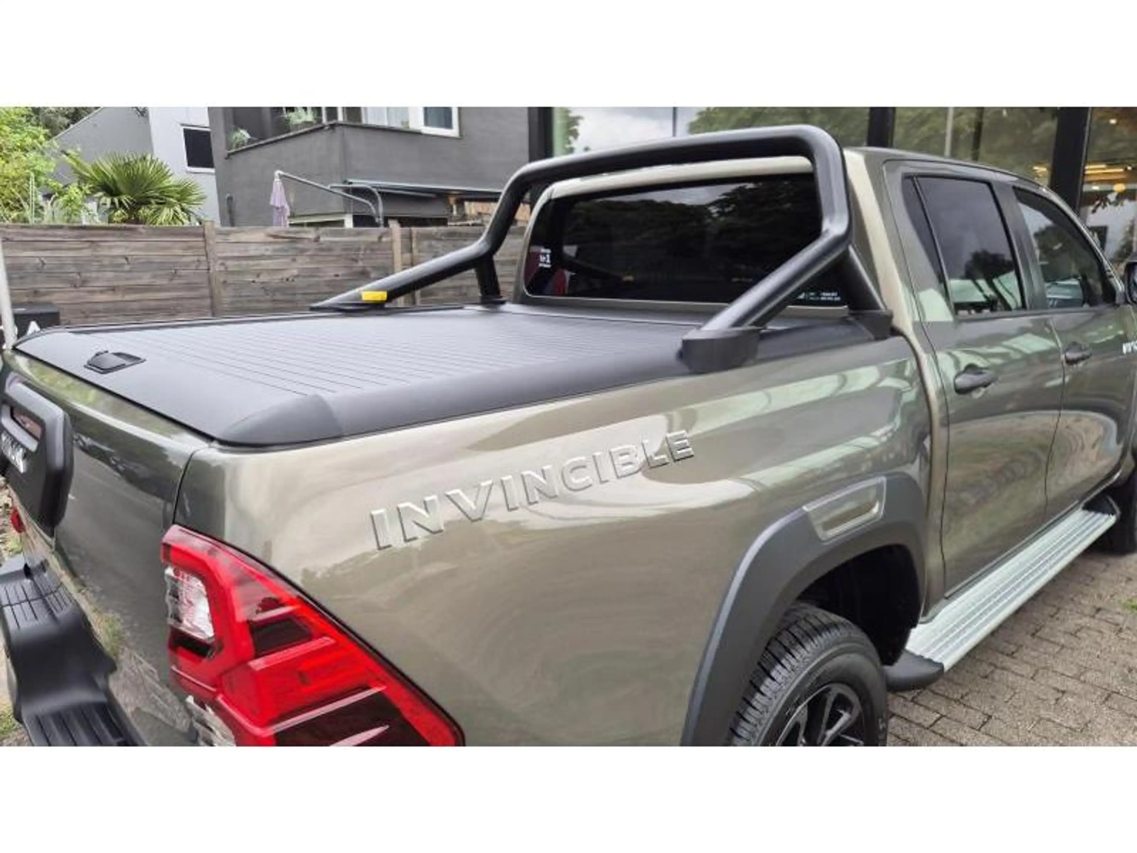 Toyota Hilux Invincible — photo 10