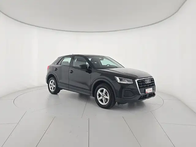 Audi Q2 view 7