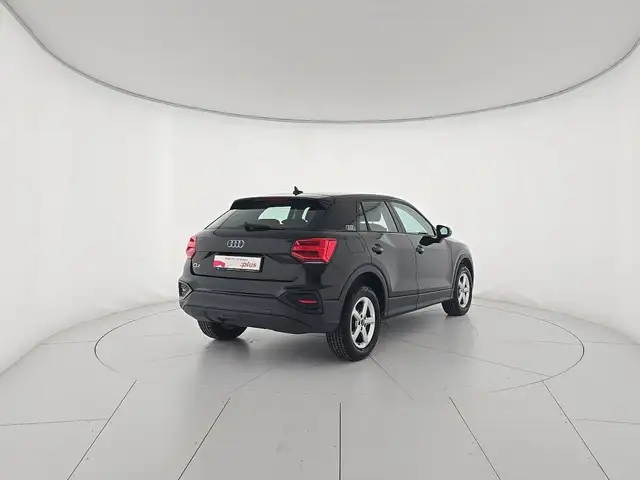 Audi Q2 view 5