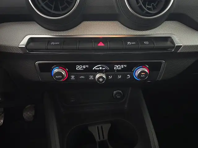 Audi Q2 view 14