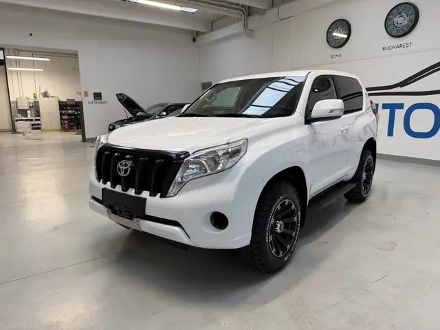Toyota Land Cruiser Autocarro 2 P (Possibilita Autovettura 5P)