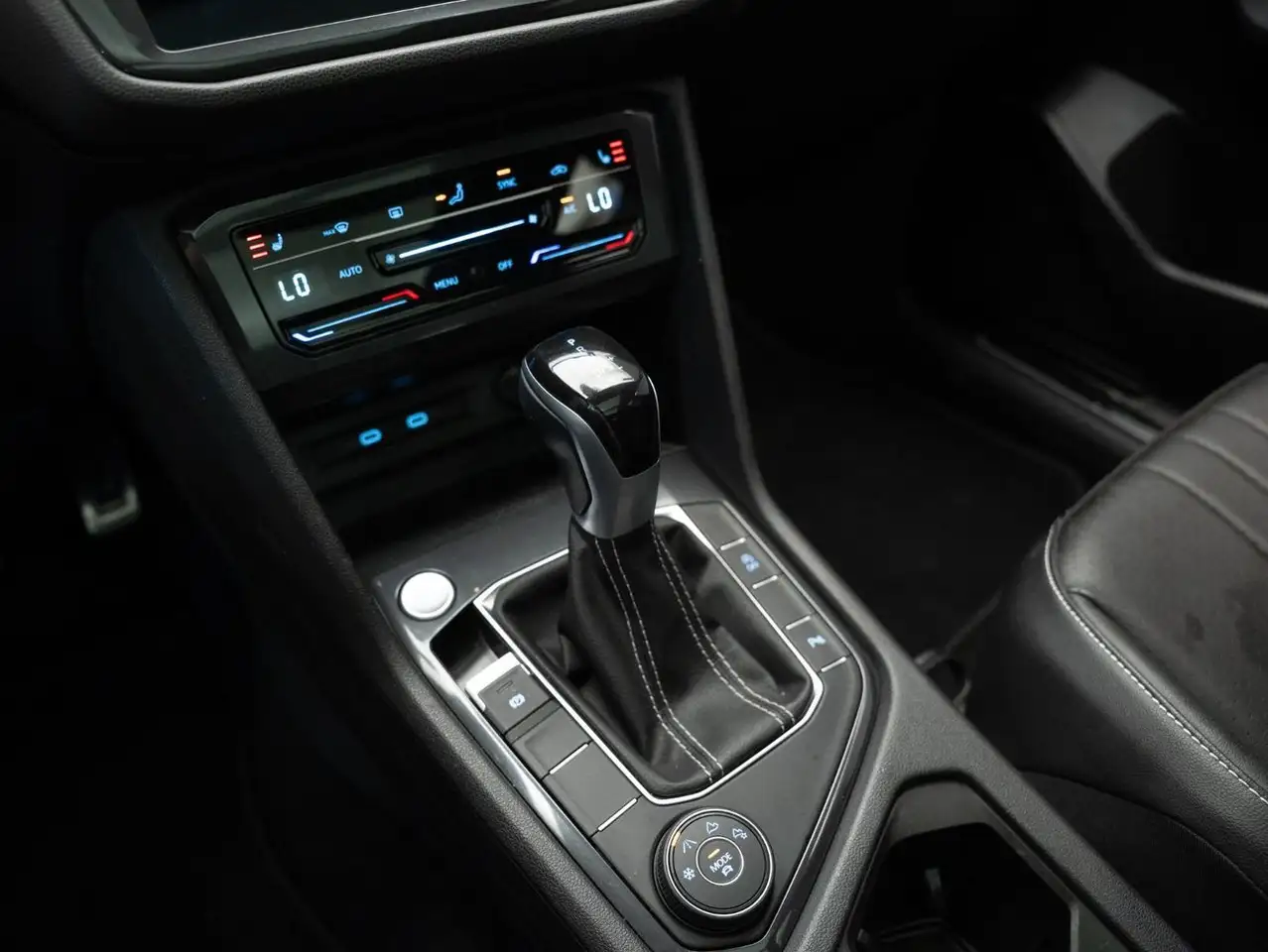 Volkswagen Tiguan photo Volkswagen Tiguan