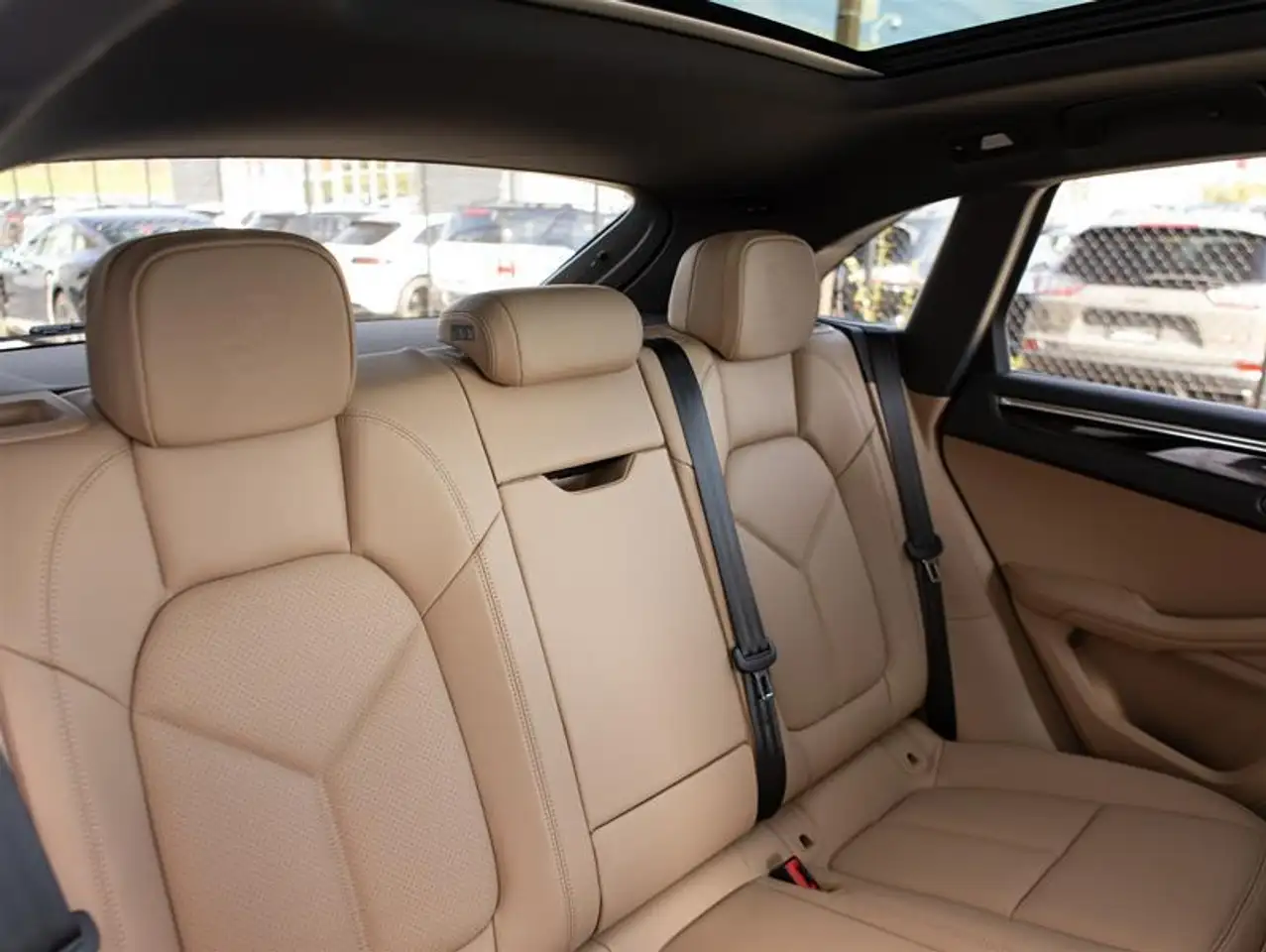 Porsche Macan снимка Porsche Macan