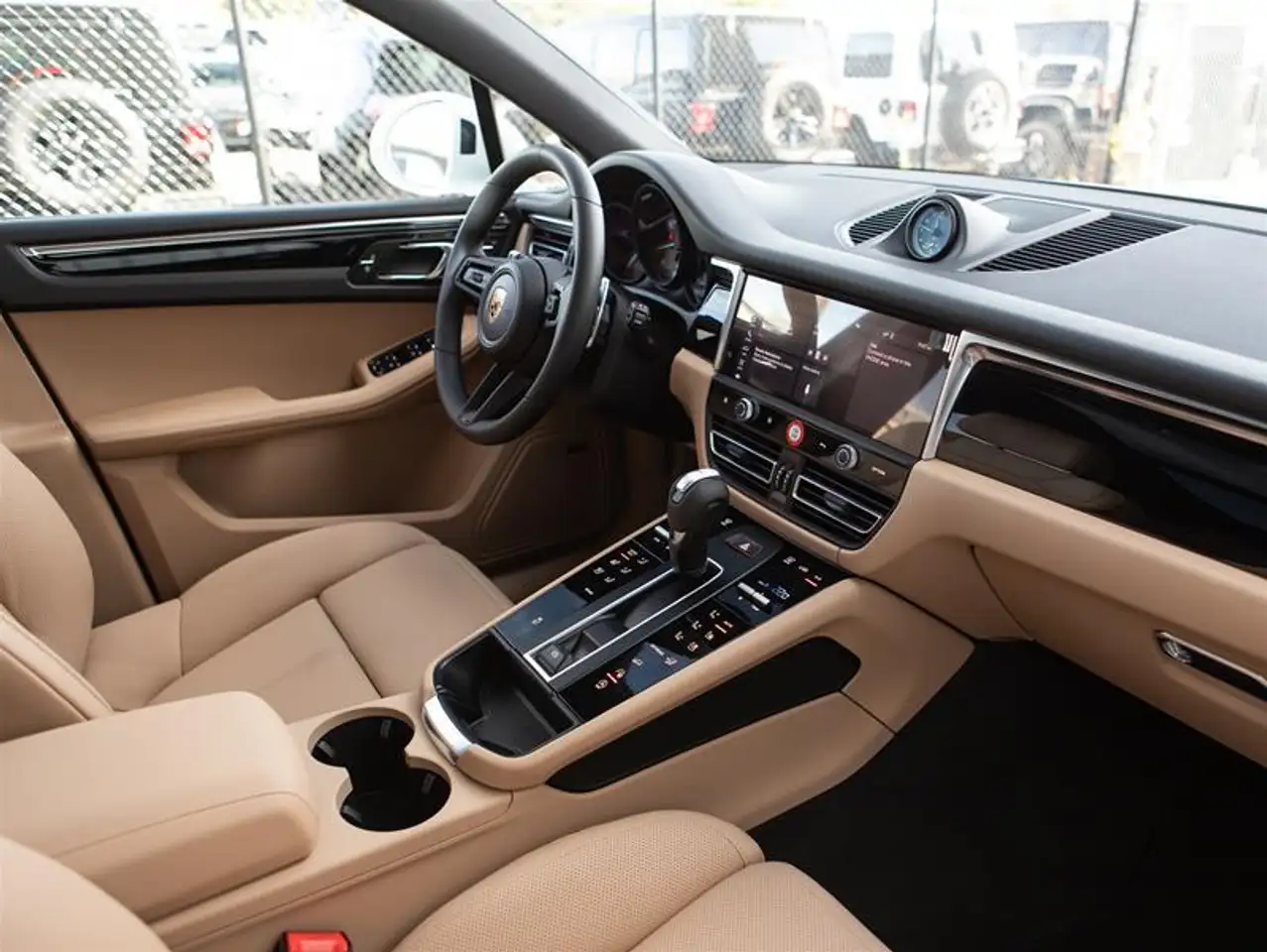 Porsche Macan снимка Porsche Macan