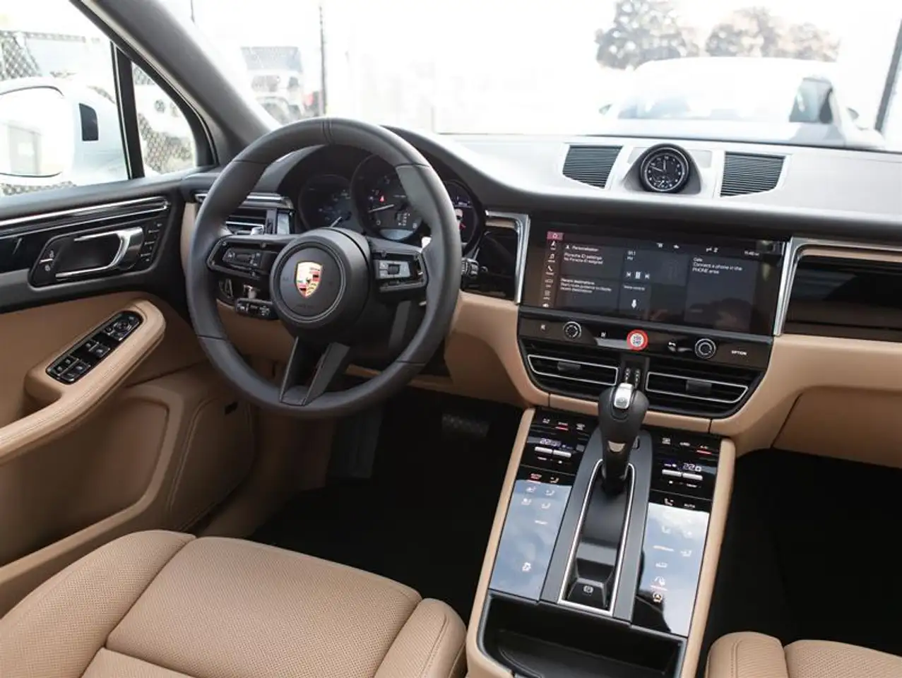 Porsche Macan снимка Porsche Macan