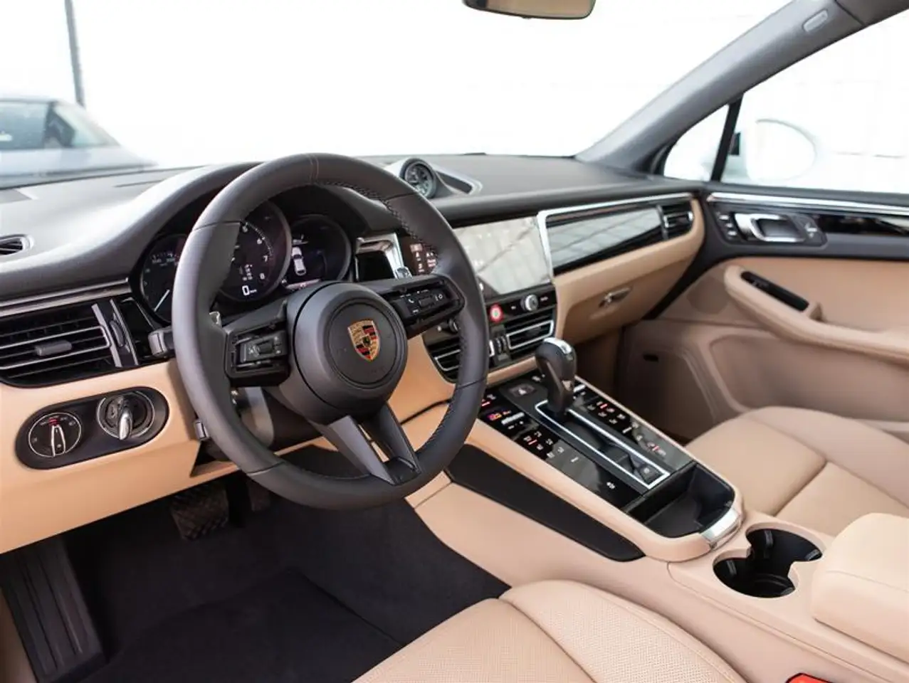 Porsche Macan снимка Porsche Macan