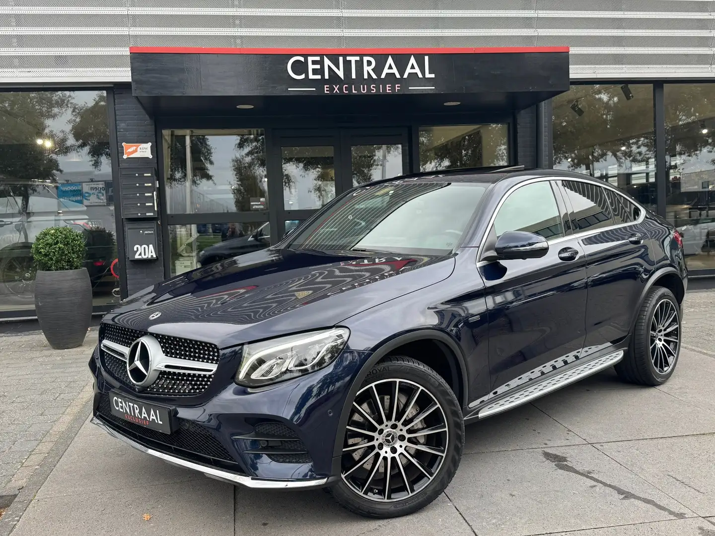 Mercedes-Benz GLC 350 Coupé 350e 4Matic AMG|Schuifdak|360Camera|Carplay| Bleu - 1