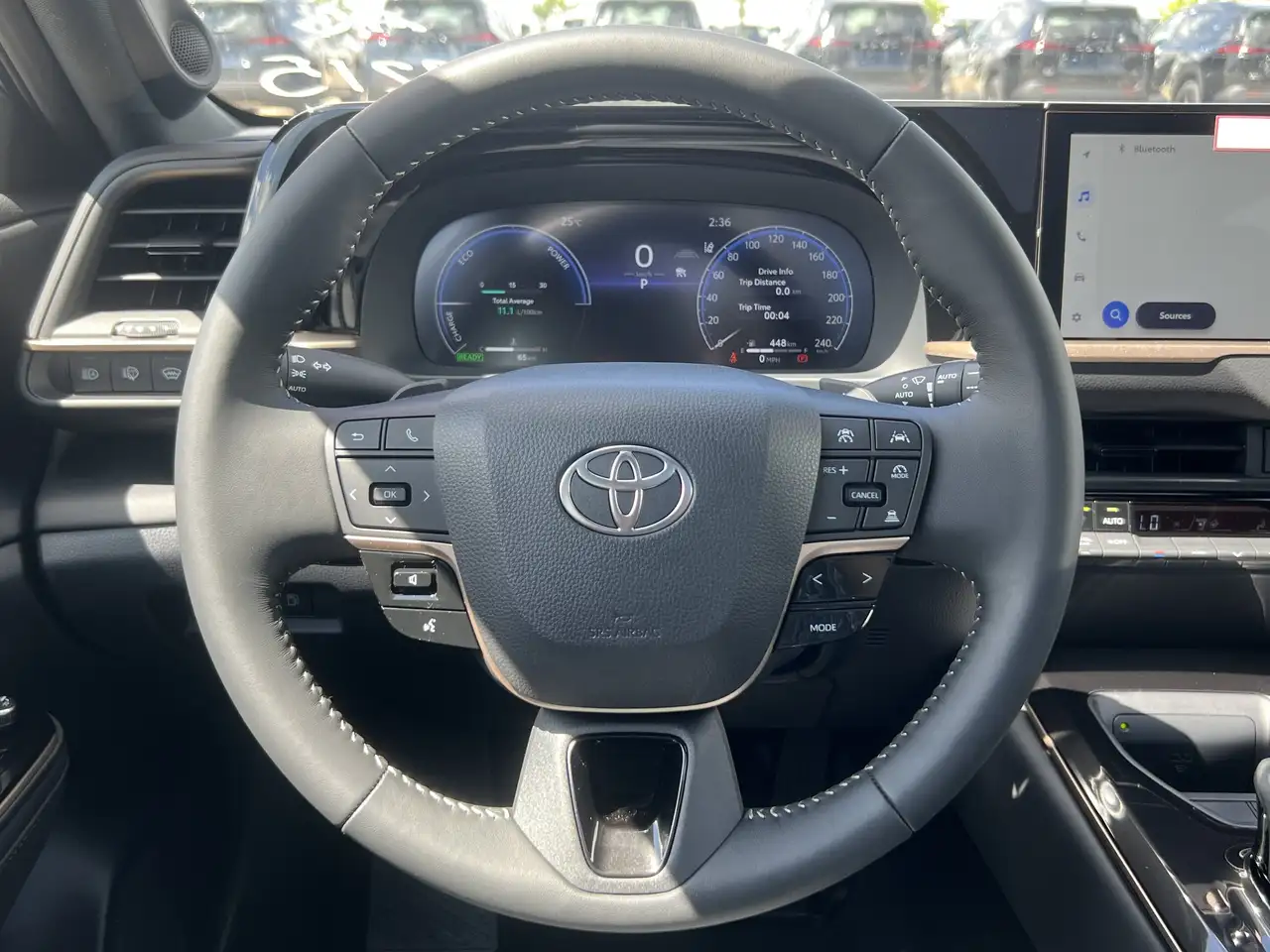 Toyota Crown снимка Toyota Crown