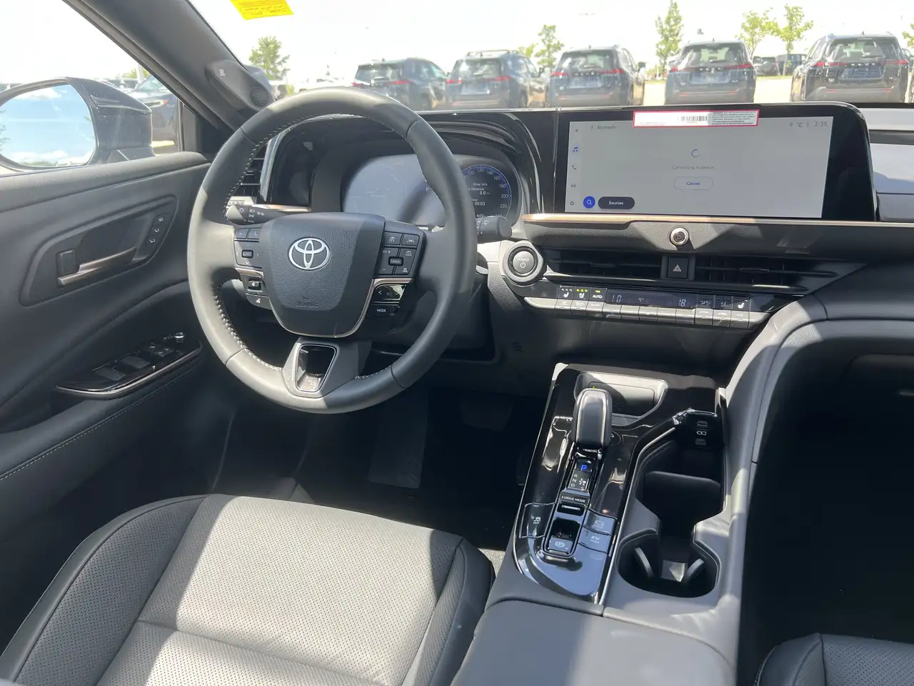 Toyota Crown снимка Toyota Crown