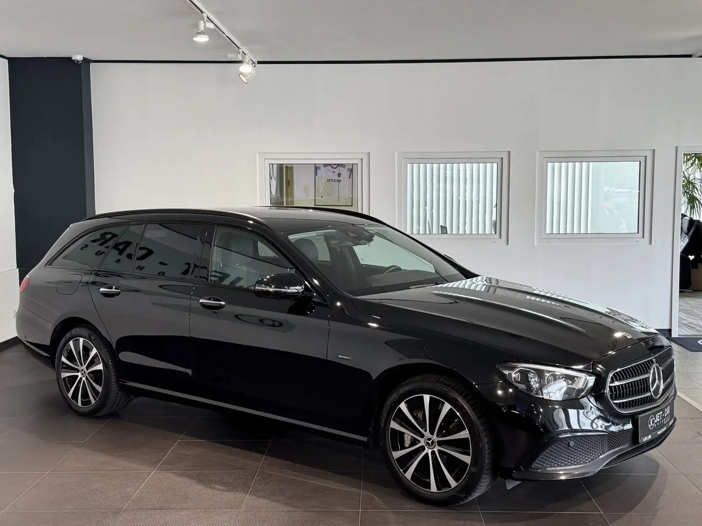 Mercedes-Benz E 300 de 4Matic Avantgarde *1.Hand-Multibeam-AHK Noir - 2