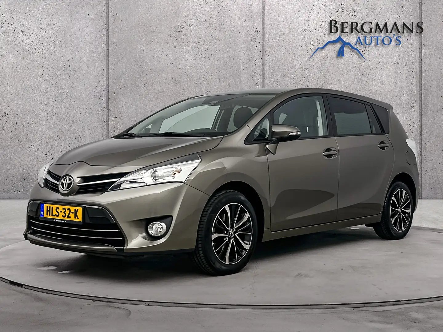 Toyota Verso 1.6 VVT-i Dynamic // 1e EIGENAAR // NAVI // CAMERA Grijs - 1
