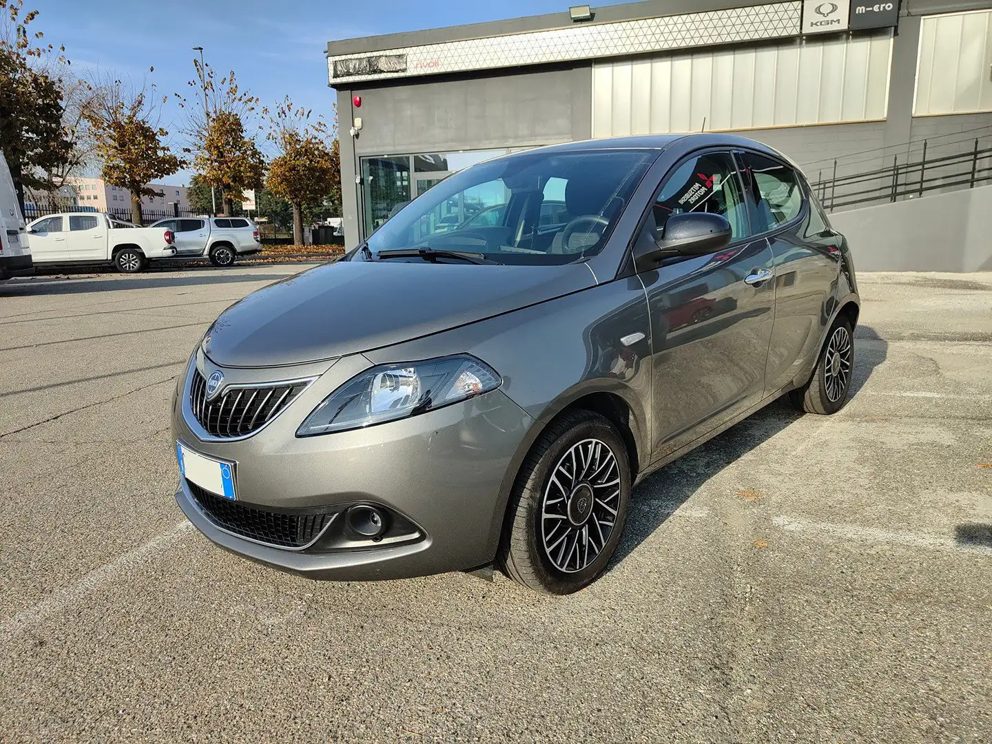 Lancia Ypsilon 1.0 FireFly Hybrid Platino Gris - 1