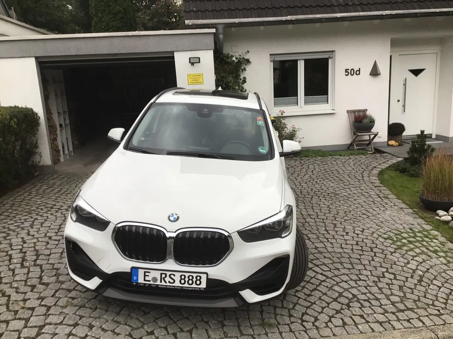 BMW X1 xDrive 20 i Weiß - 1