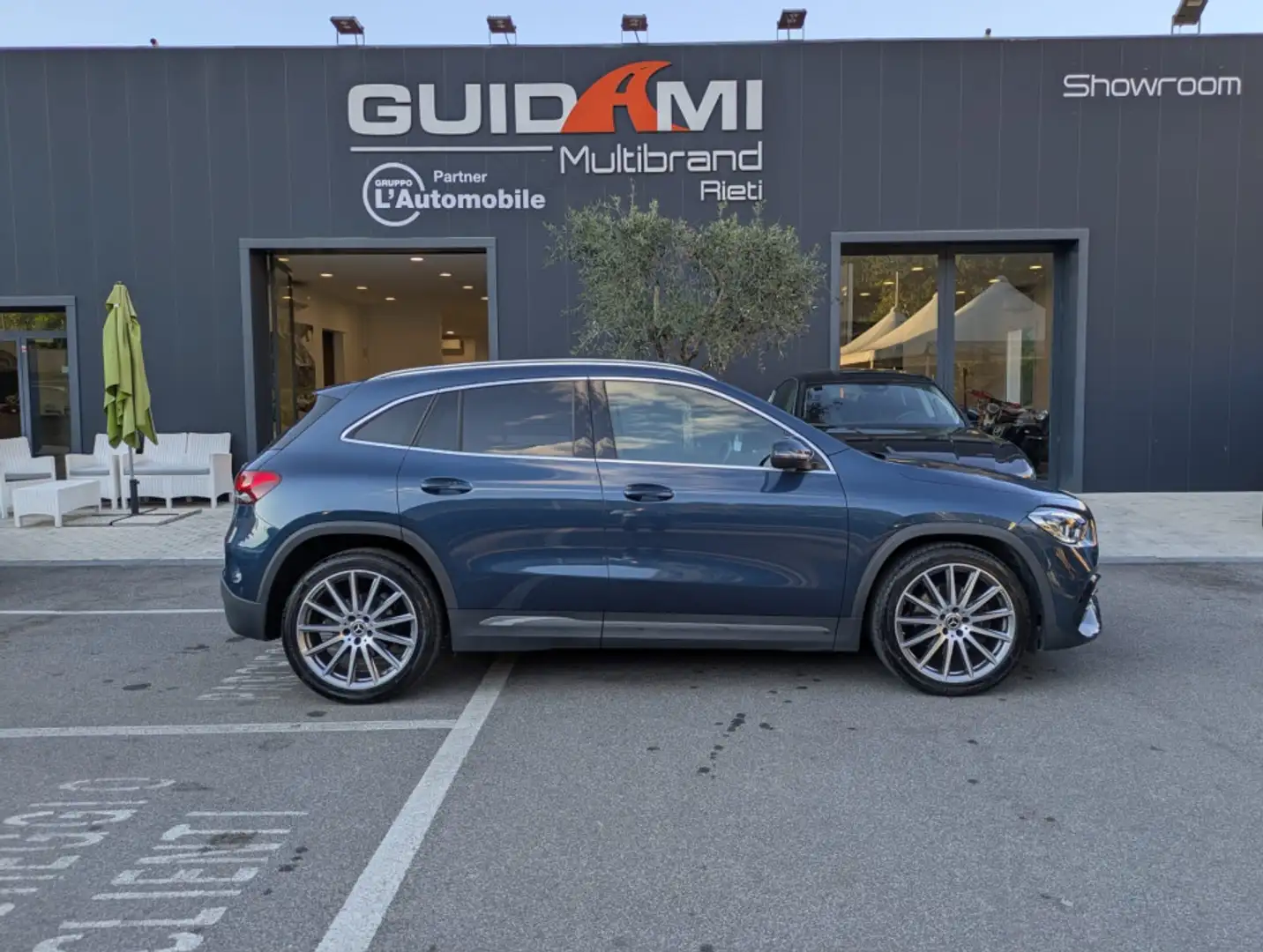 Mercedes-Benz GLA 200 GLA 200 d Premium 4matic auto Blau - 1