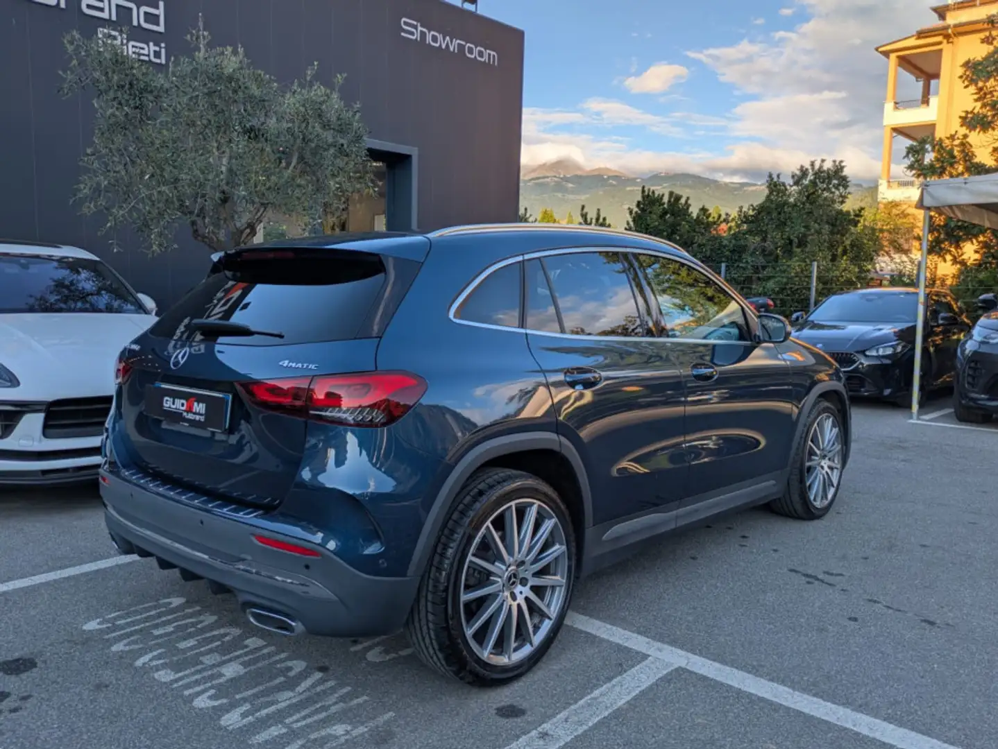 Mercedes-Benz GLA 200 GLA 200 d Premium 4matic auto Blau - 2