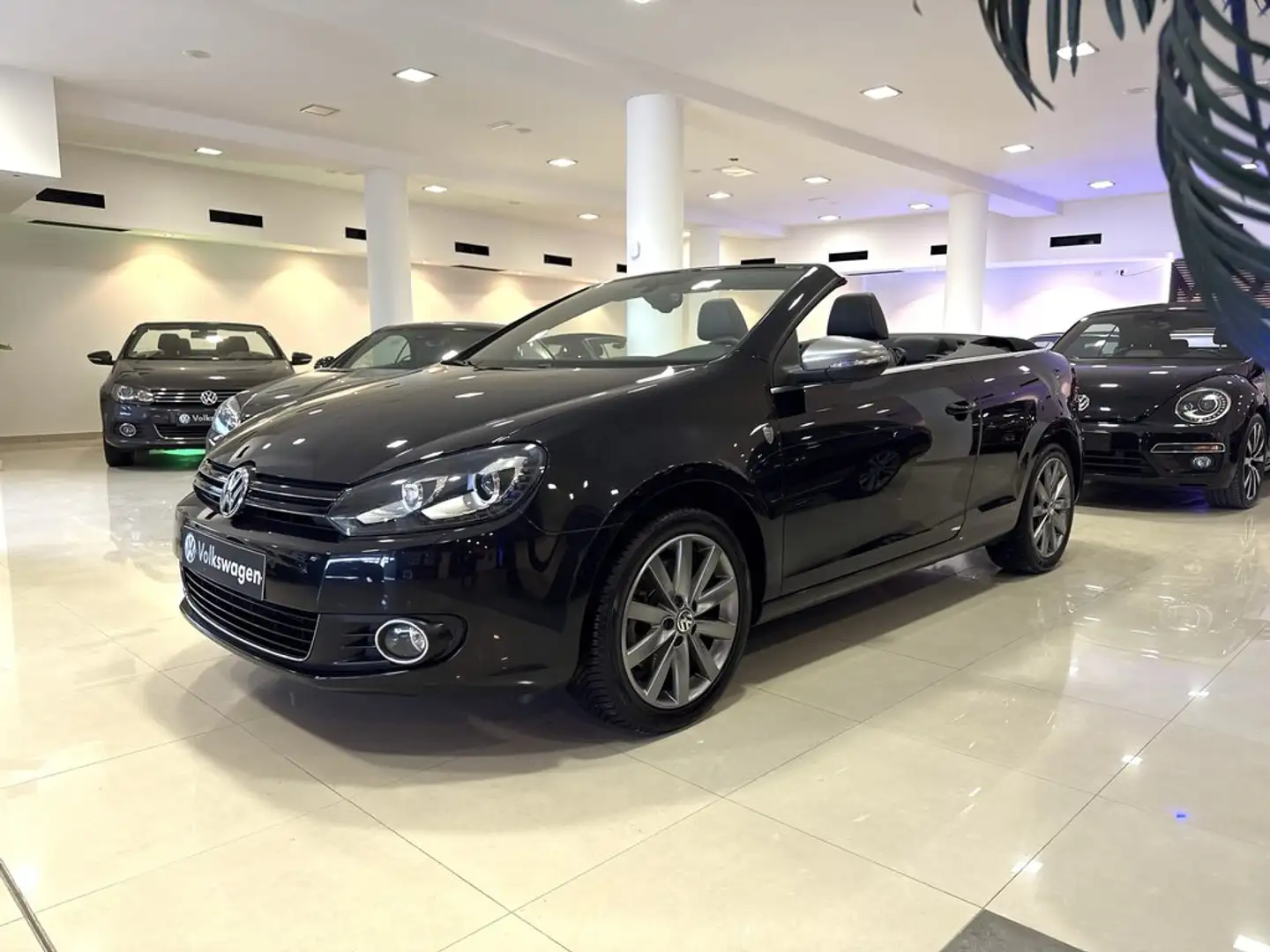 Volkswagen Golf Cabrio 2.0 TDI 140cv DSG BlueMotion Tech Noir - 1