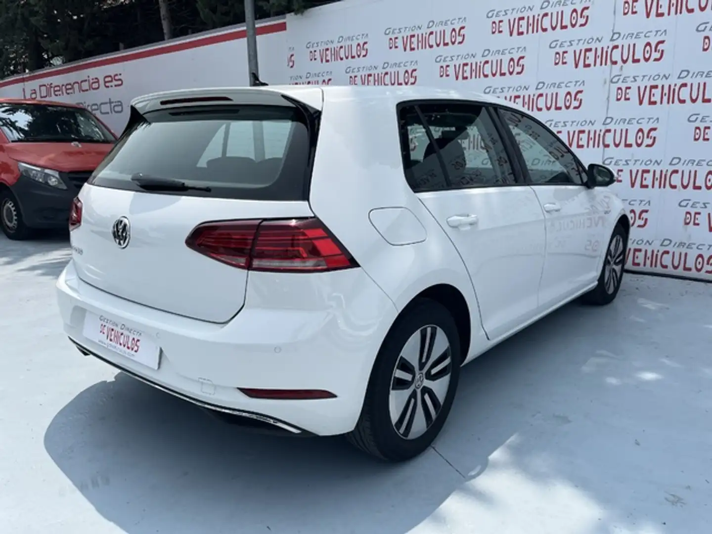 Volkswagen Golf e-Golf ePower Blanc - 2