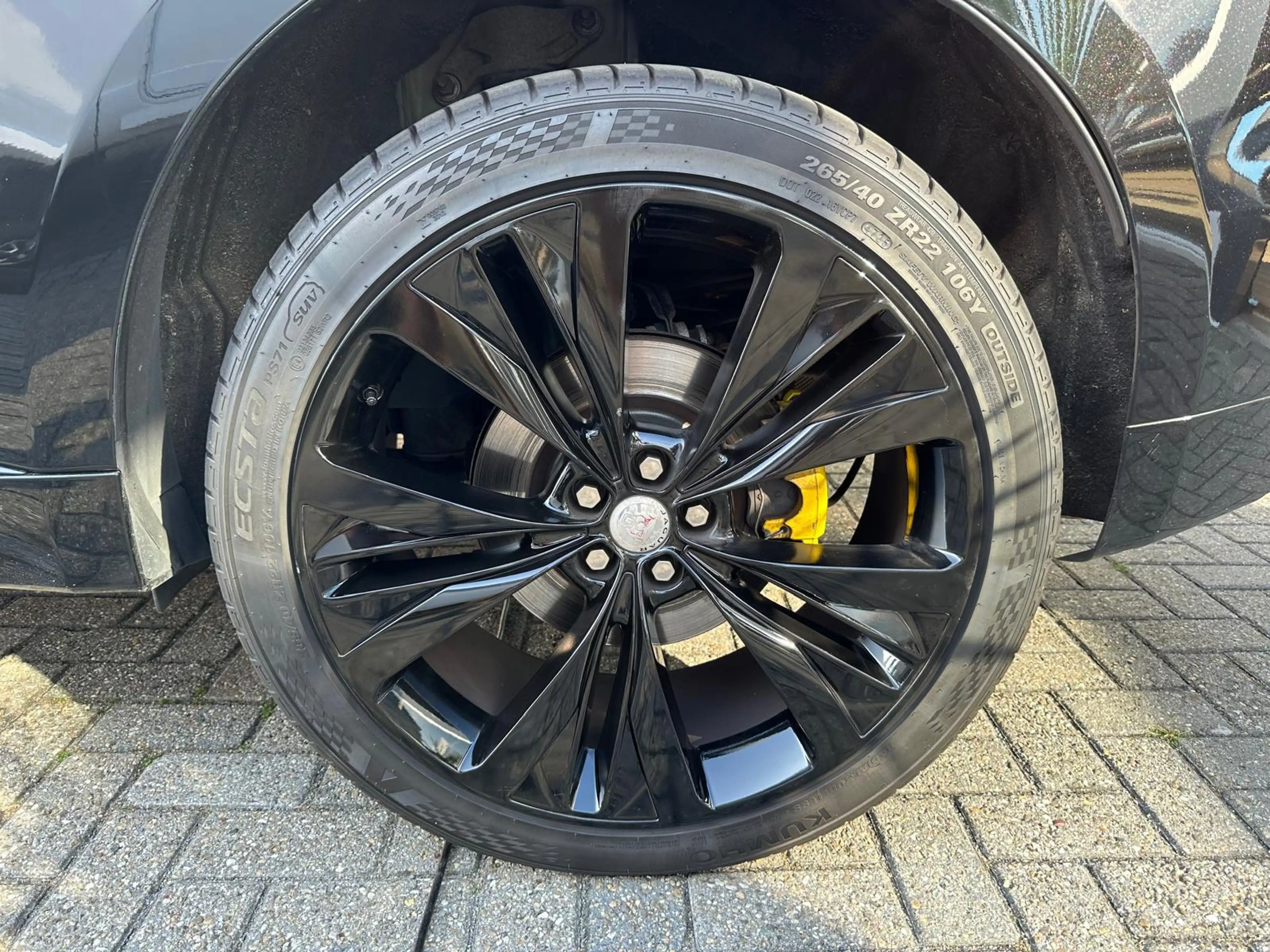 Jaguar F-Pace 2.0 R-Sport AWD 25t — photo 8
