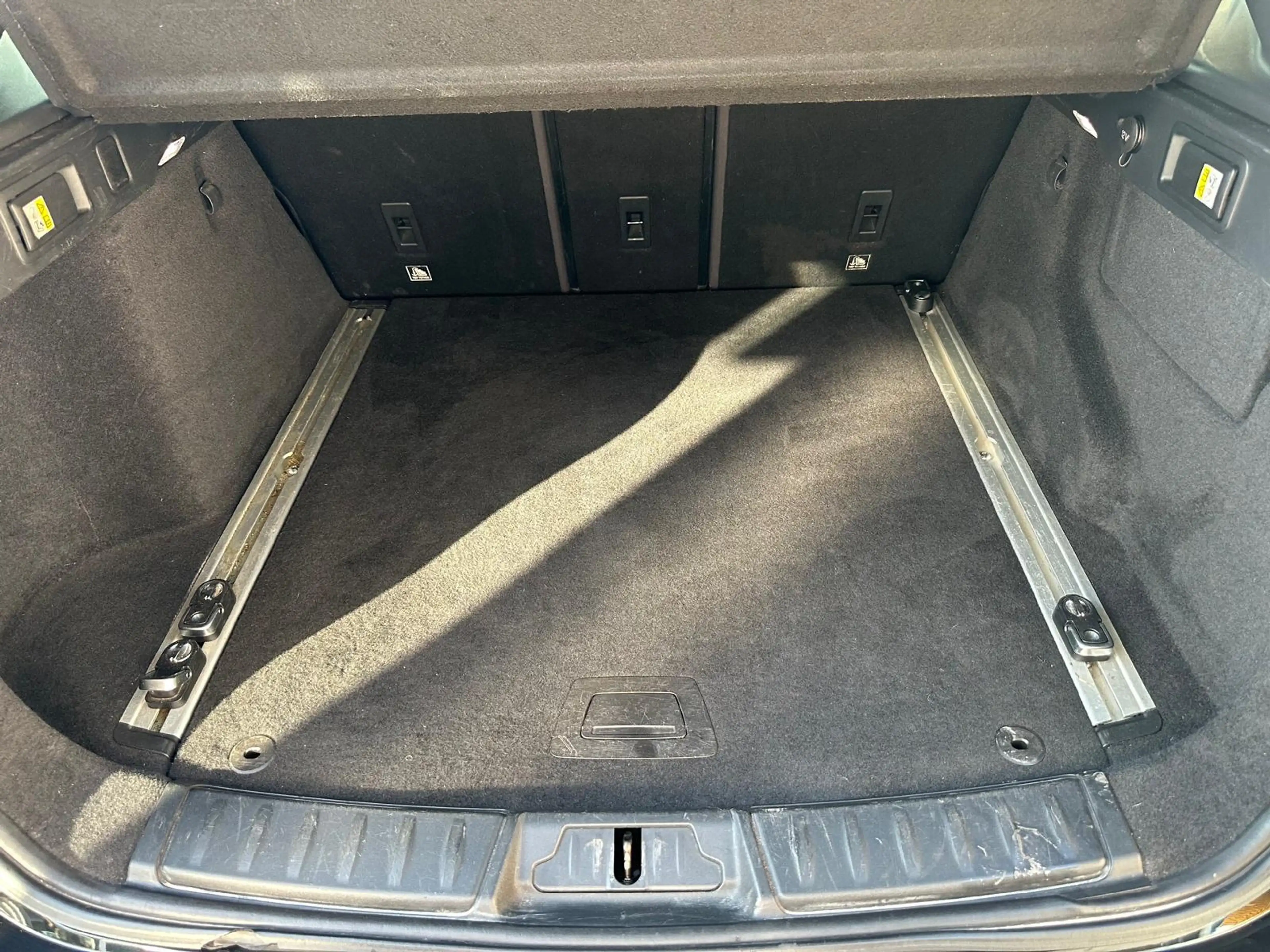 Jaguar F-Pace 2.0 R-Sport AWD 25t — photo 9