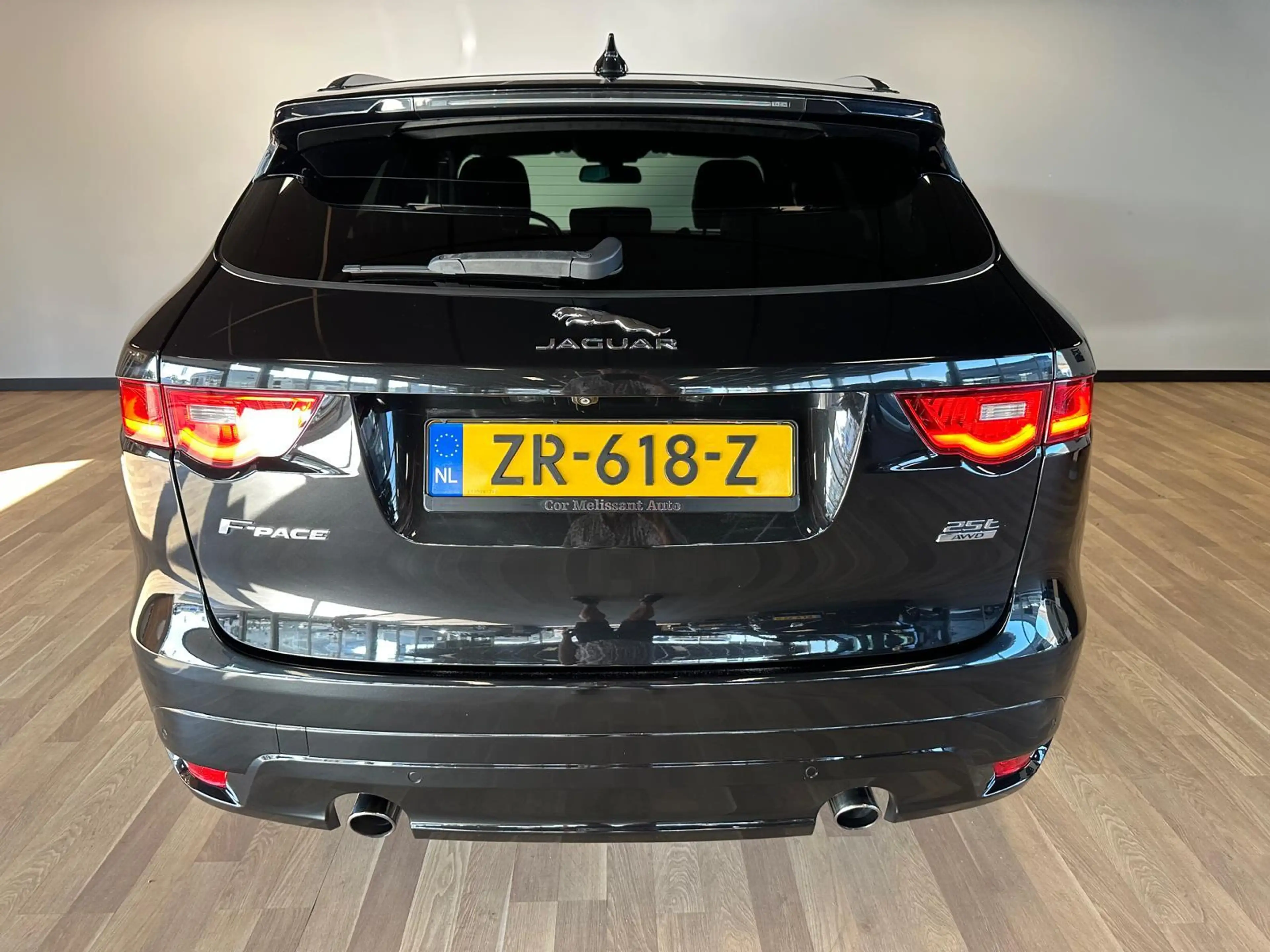 Jaguar F-Pace 2.0 R-Sport AWD 25t — photo 6