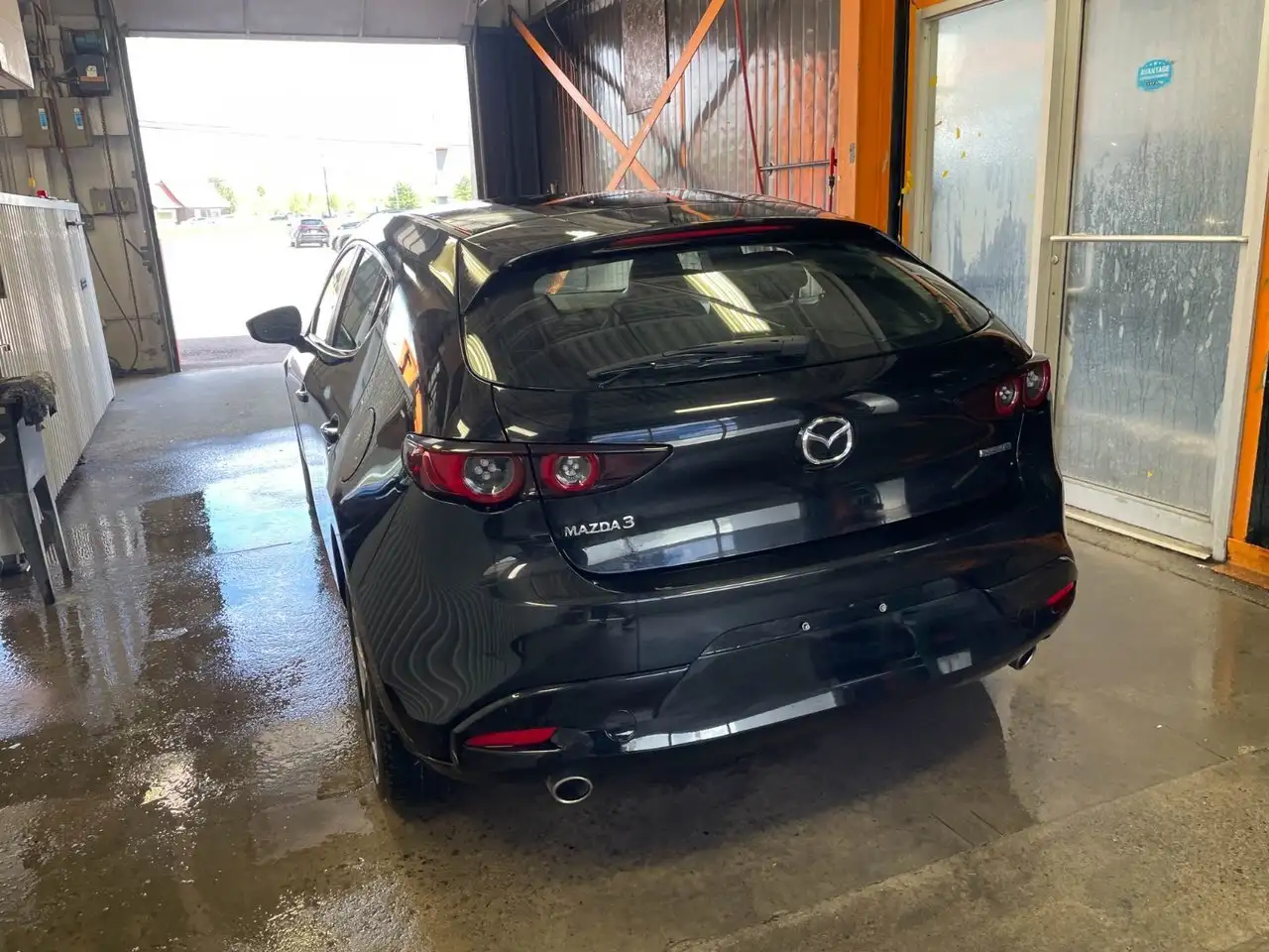 Mazda 3 снимка Mazda 3