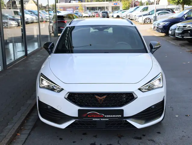 Cupra Leon view 3