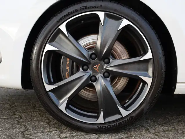 Cupra Leon view 7