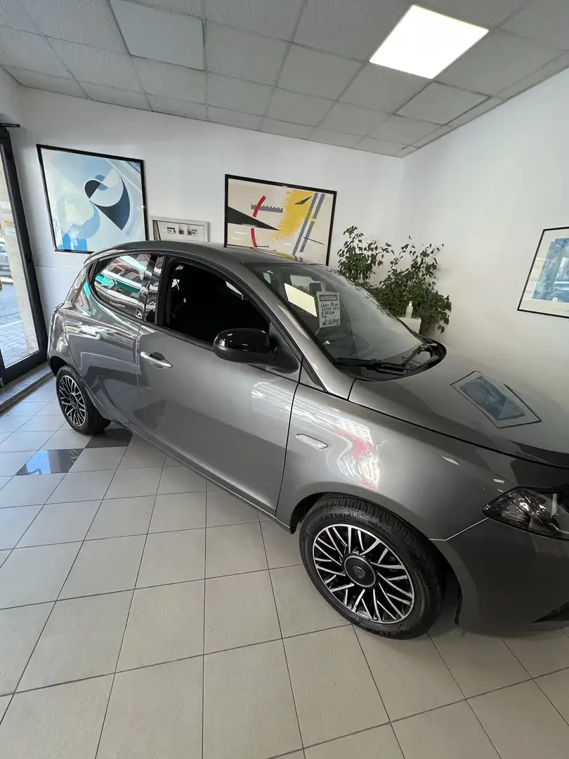 Lancia Ypsilon Ypsilon III 2021 1.0 firefly hybrid Platino s Grigio - 2