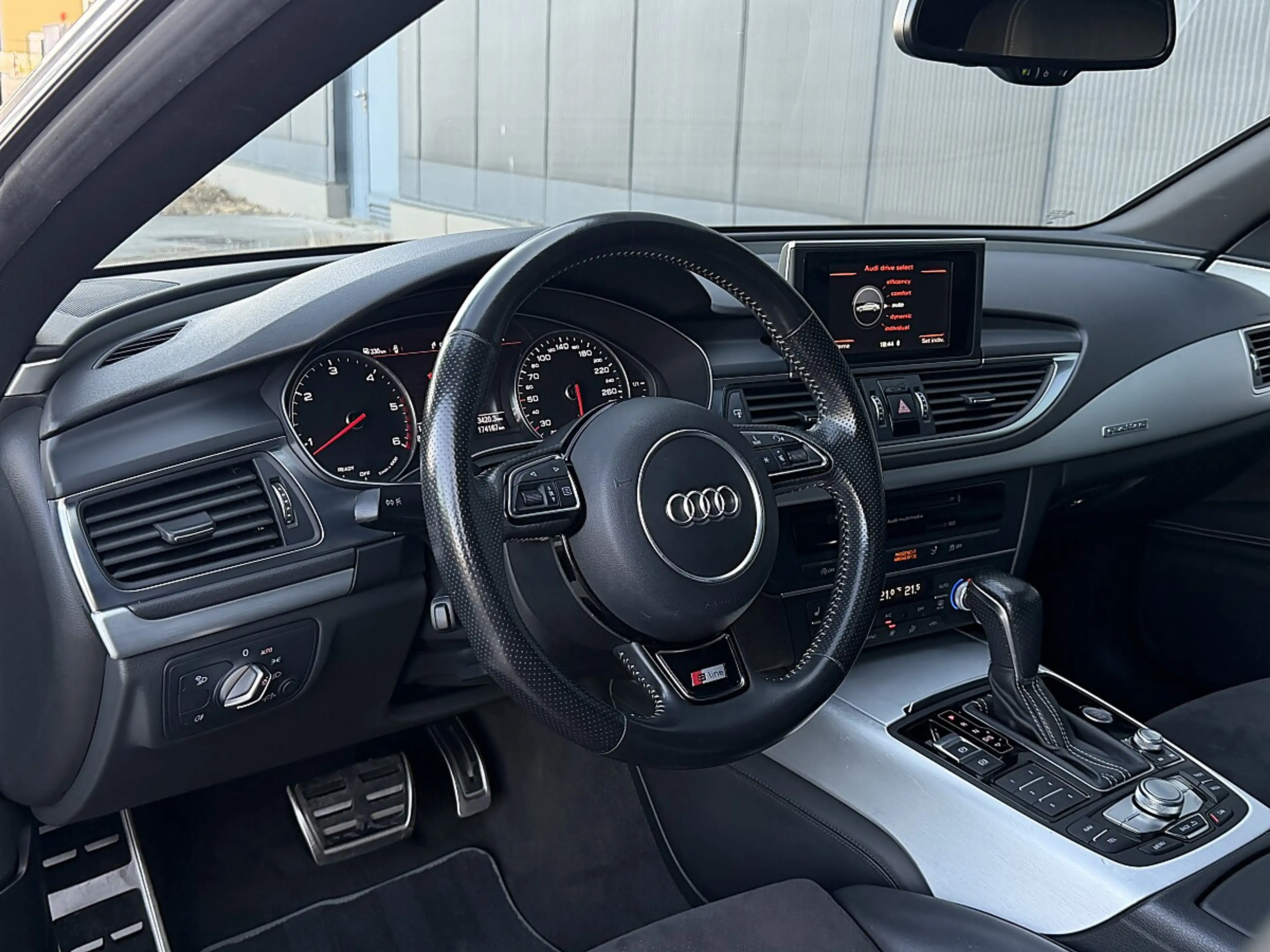 Audi A7 Sportback 3,0 TDI Sport quattro S-tronic — photo 3