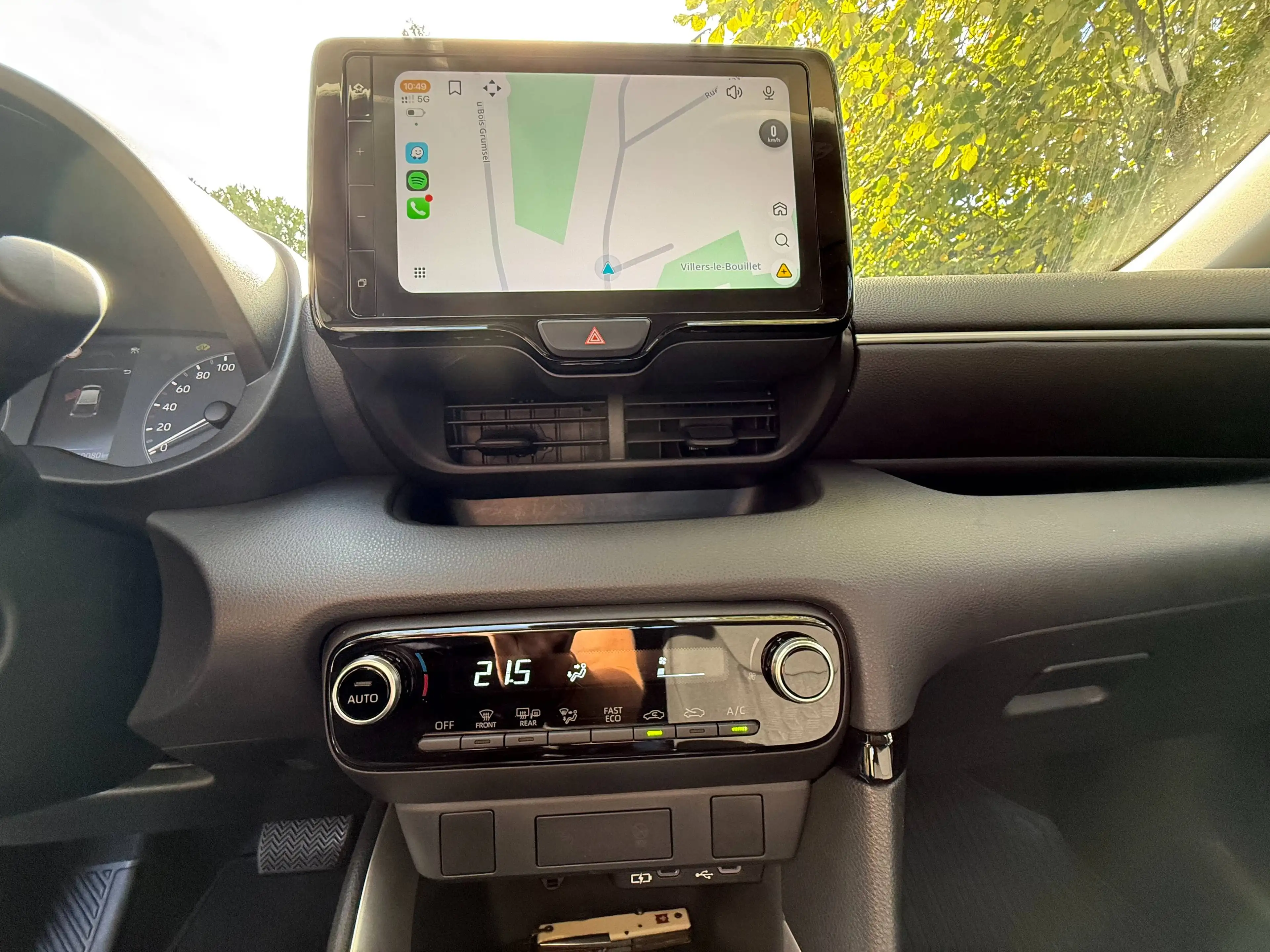 Toyota Yaris 1.5 VVT-i Hybrid 85kW Dynamic e-CVT — photo 14