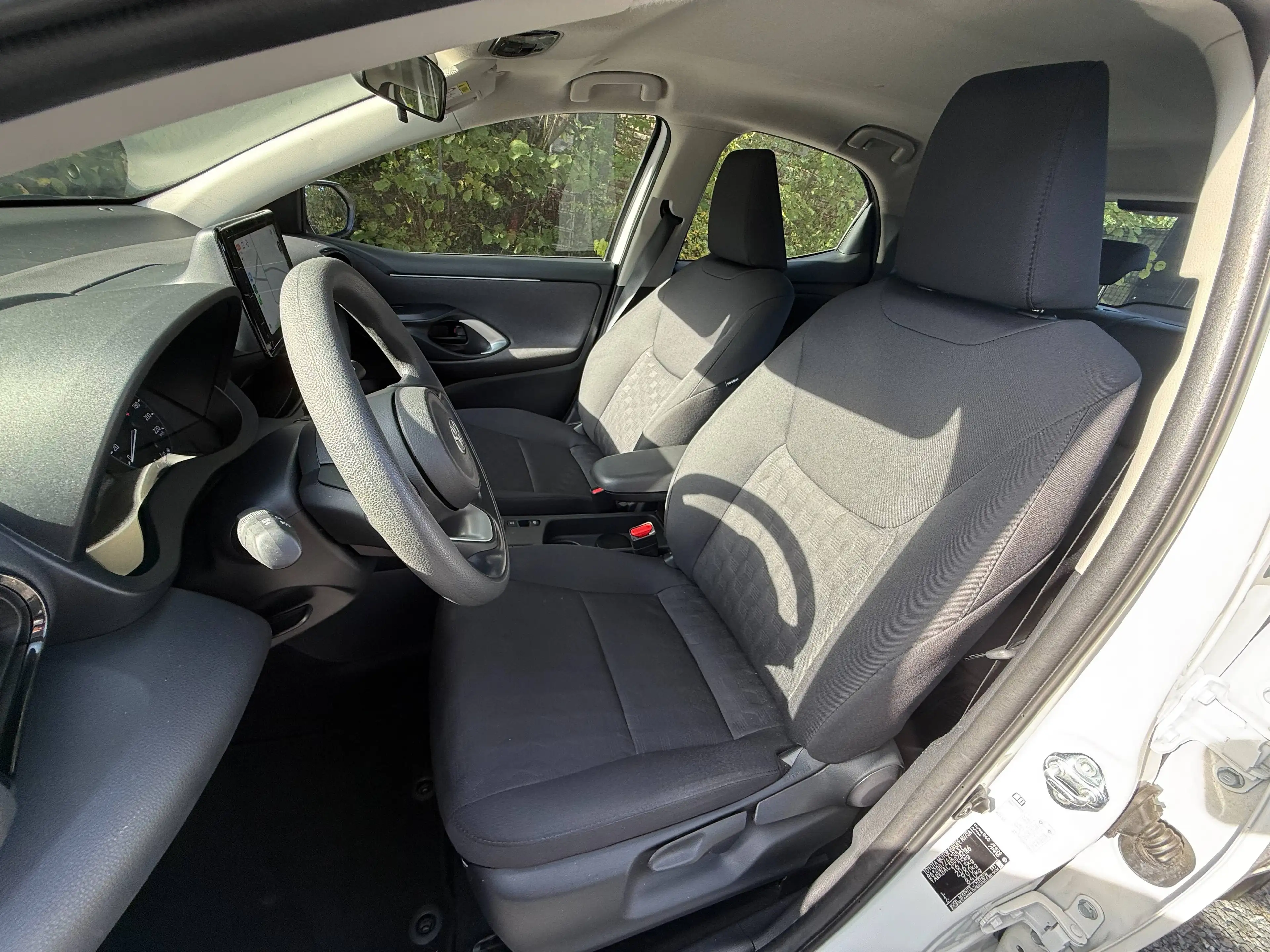 Toyota Yaris 1.5 VVT-i Hybrid 85kW Dynamic e-CVT — photo 10