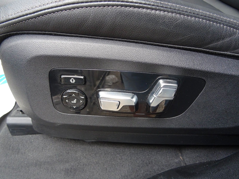 BMW X5 xDrive30d xLine 20" Navi LEDer Keyl. HUD AHK — photo 15