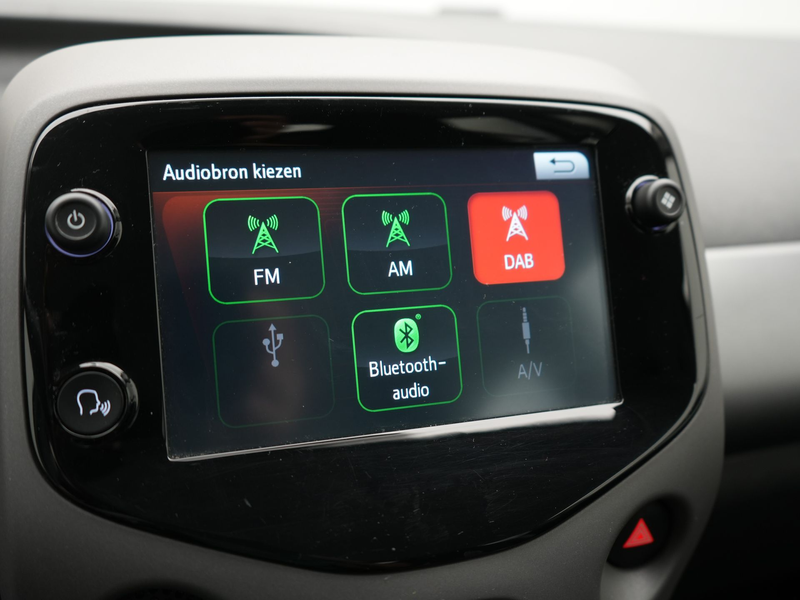 Toyota Aygo 1.0 VVT-i x-play Automaat | Parkeercamera | Apple — photo 6