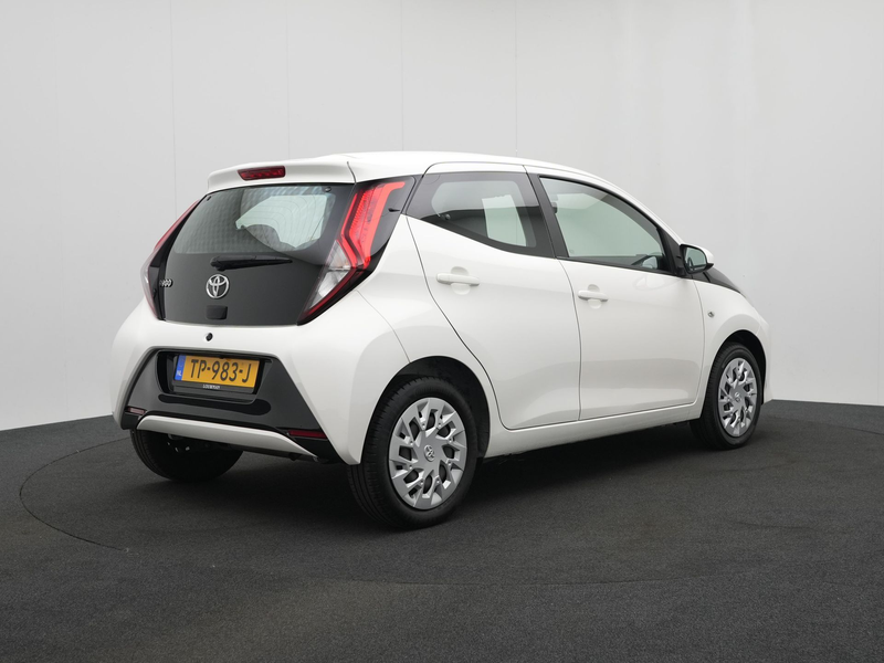Toyota Aygo 1.0 VVT-i x-play Automaat | Parkeercamera | Apple — photo 2