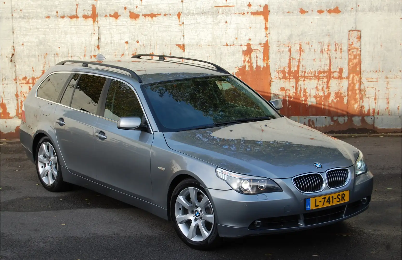 BMW 525 525i Touring / Navi / Leder / Xenon / Youngtimer Grijs - 2