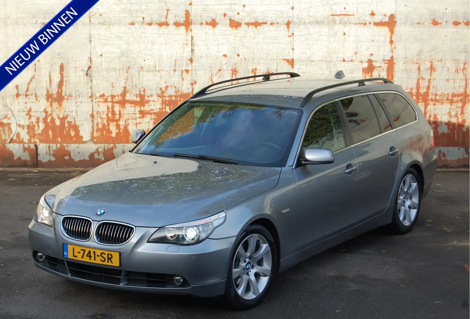 BMW 525 525i Touring / Navi / Leder / Xenon / Youngtimer Grijs - 1